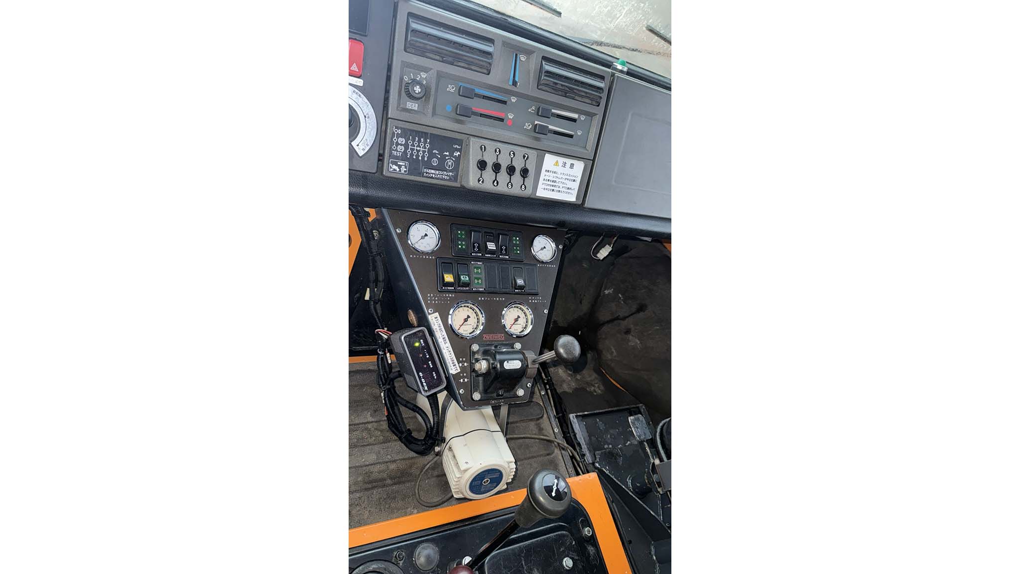 Mercedes Unimog U1450 – Square Cab, Long Wheel Base, Capable of Railway Repair & Operations(No.J1012)