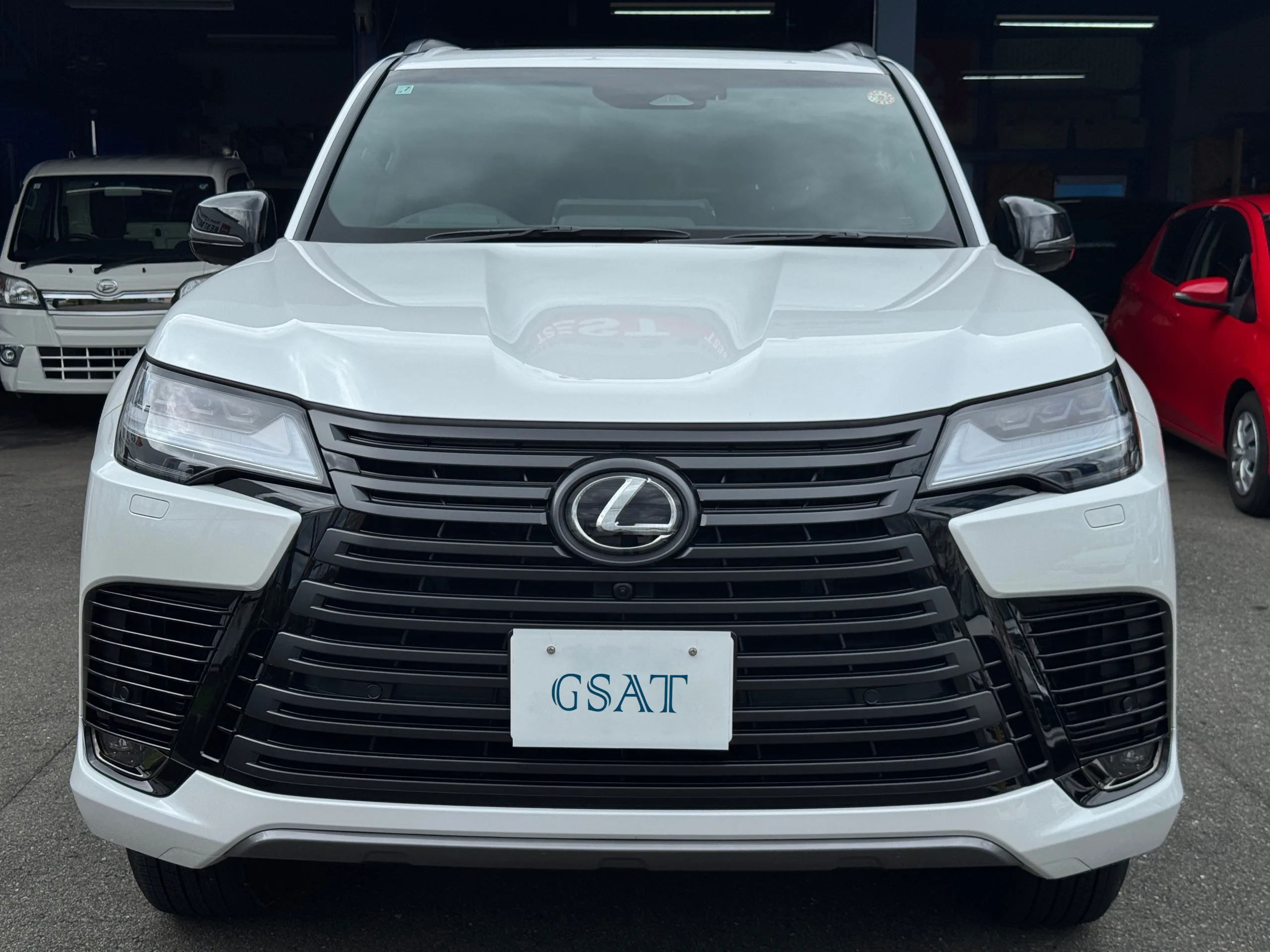2025 LEXUS LX700h OVERTRAIL PLUS 7 Seater Hybrid