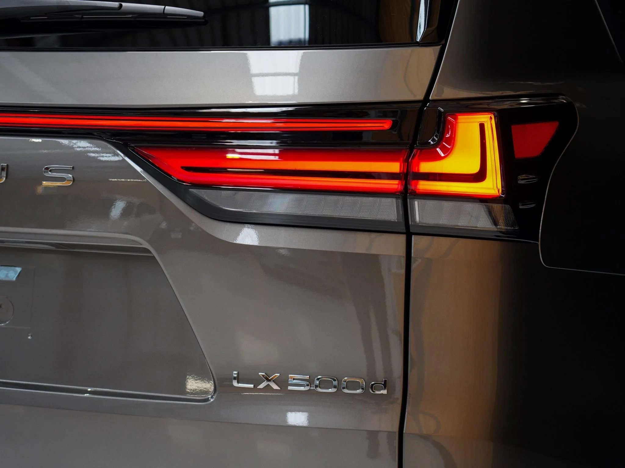2025 Lexus LX 500d Limited 3.3DT 10AT 4WD 7 Seater Diesel for export from Japan