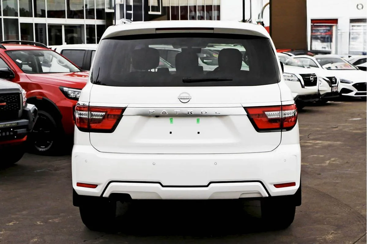 2025 NISSAN PATROL Y62 – 7-8 SEATER LUXURY SUV for export from Japan