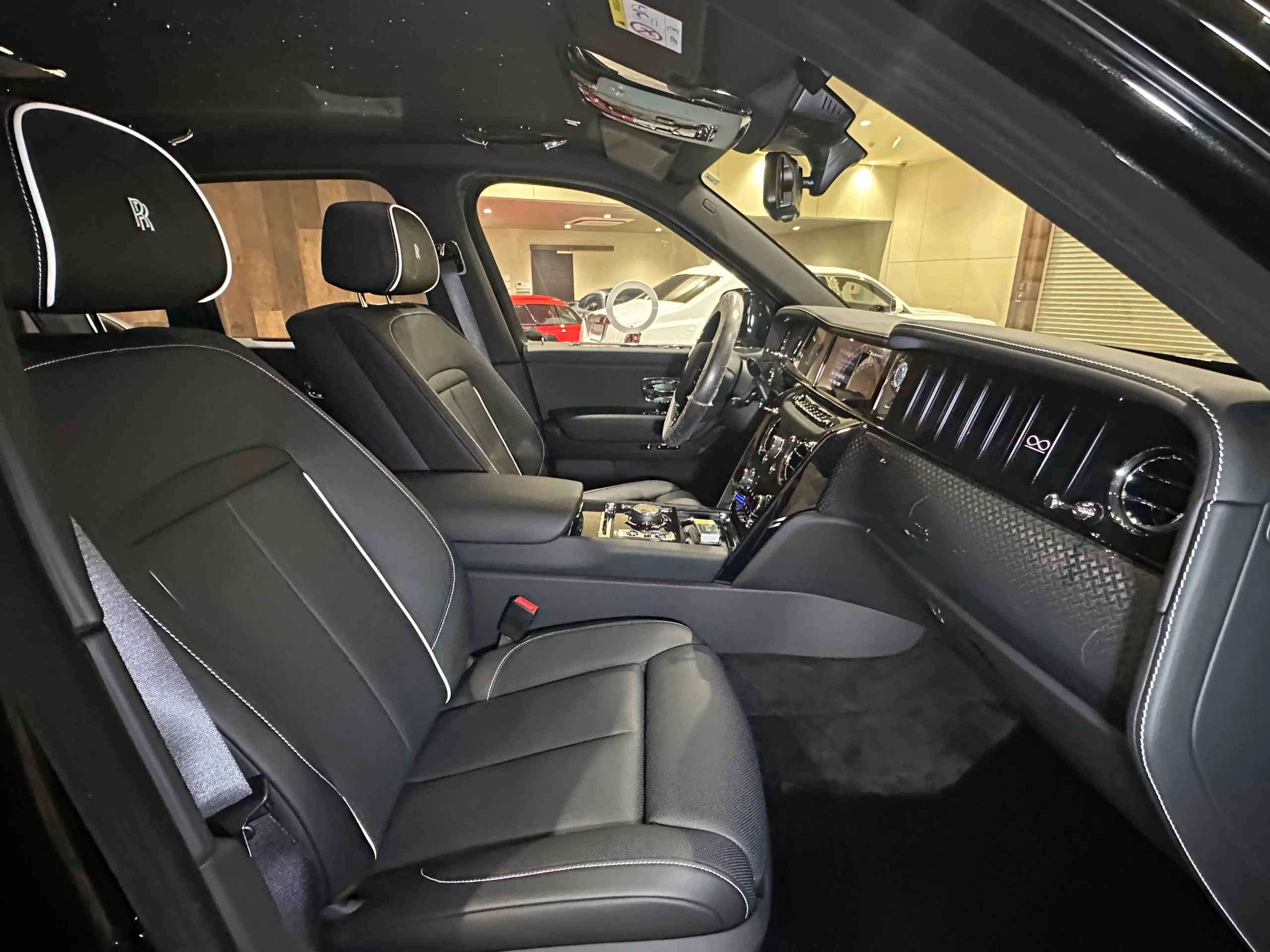 2025 Rolls-Royce Black Badge Cullinan II 6.75L 4WD(No.9600043) for export from Japan