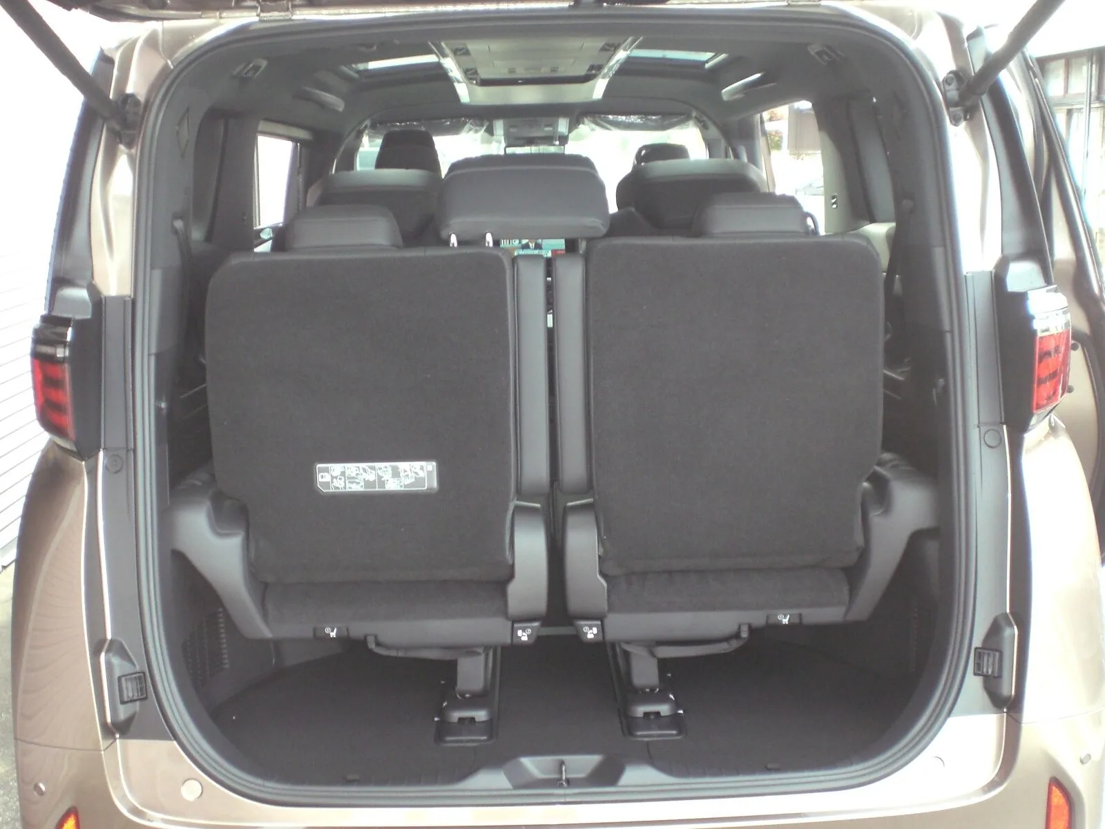 2025 TOYOTA ALPHARD 2.5 Z ULTIMATE EXECUTIVE MPV for export from Japan