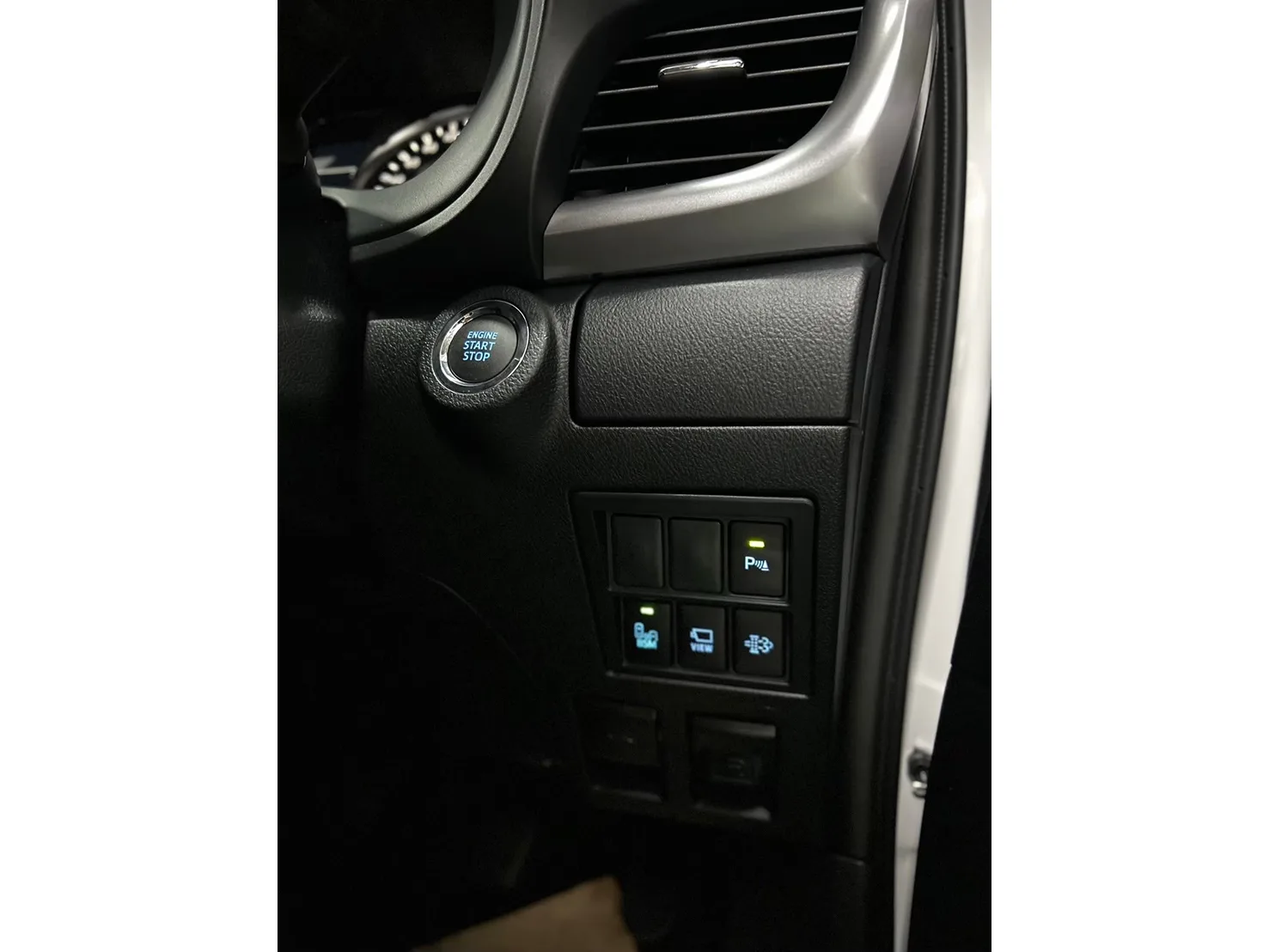2025 Toyota Hilux Prerunner Double Cab 2.4 High MT