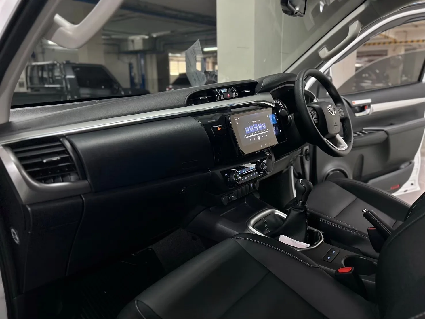 2025 Toyota Hilux Prerunner Double Cab 2.4 High MT