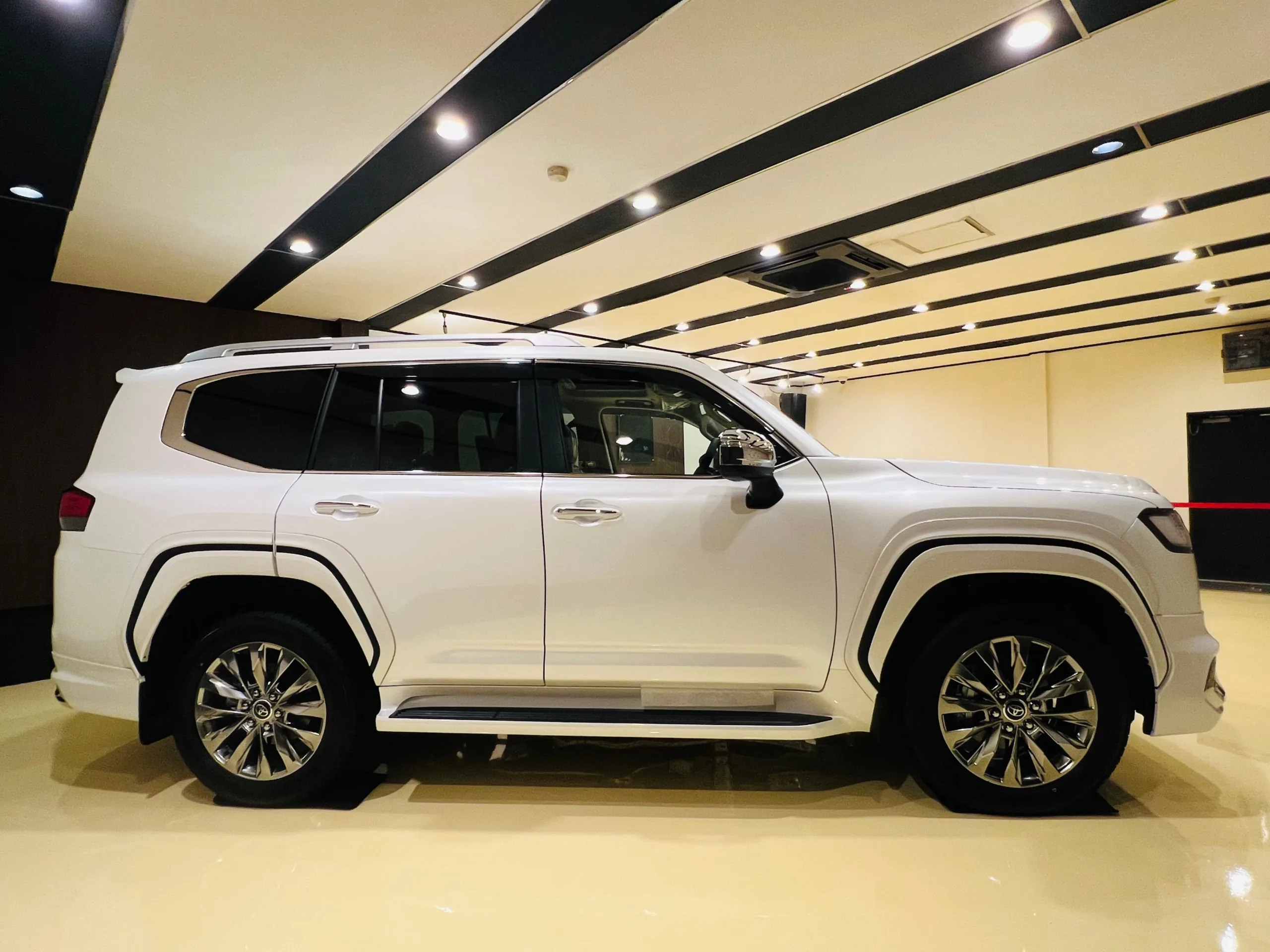 2025 TOYOTA LAND CRUISER 300 ZX 4WD