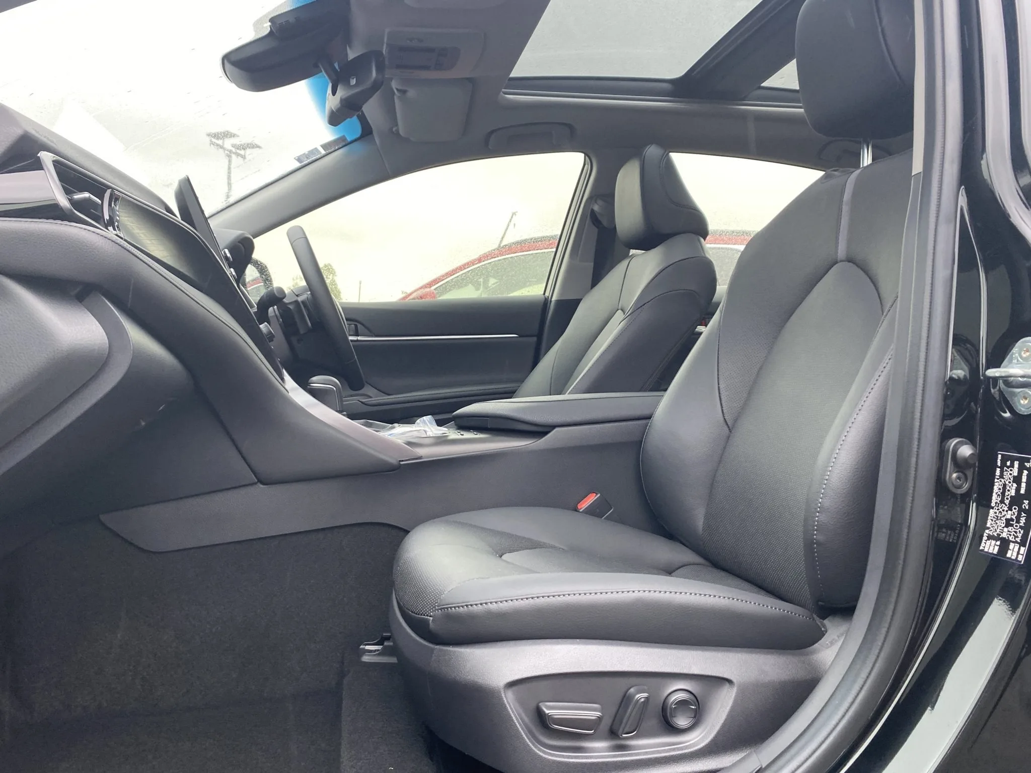 2025 Toyota Camry ZR 2.5P HEV – Hybrid Luxury Sedan
