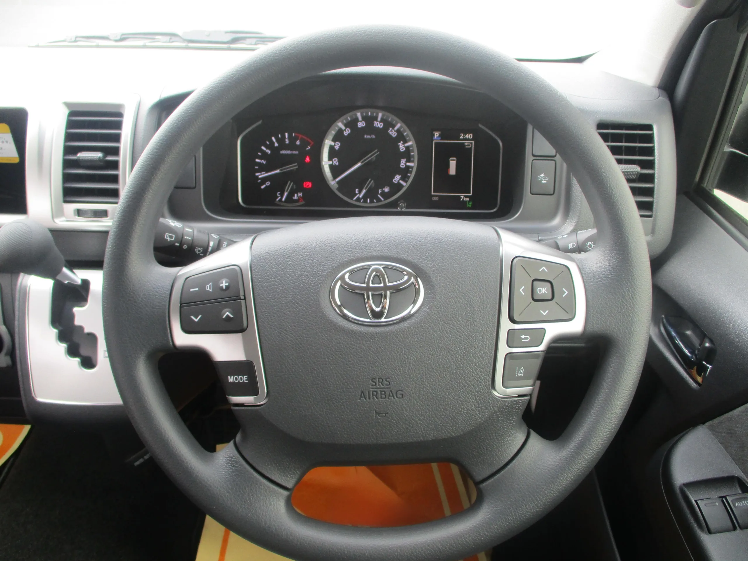 2025 Toyota Hiace 2.7 Grand Cabin 10 Seates for export from Japan