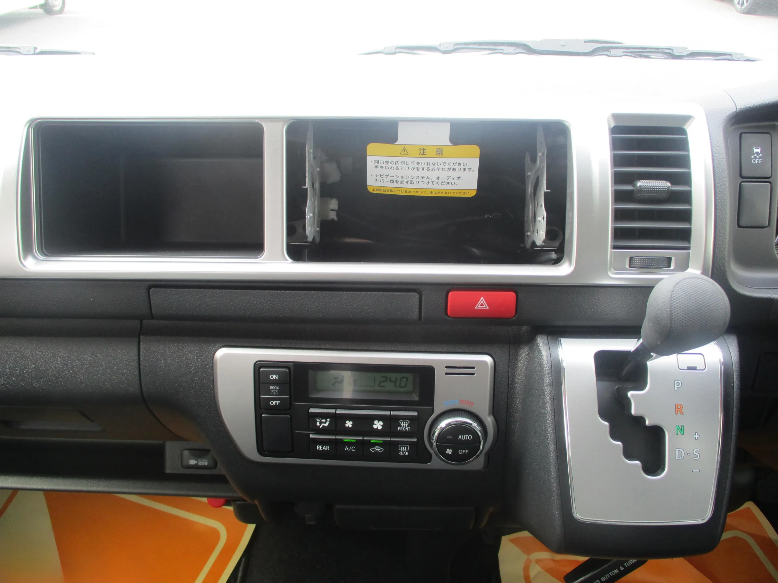 2025 Toyota Hiace 2.7 Grand Cabin 10 Seates for export from Japan
