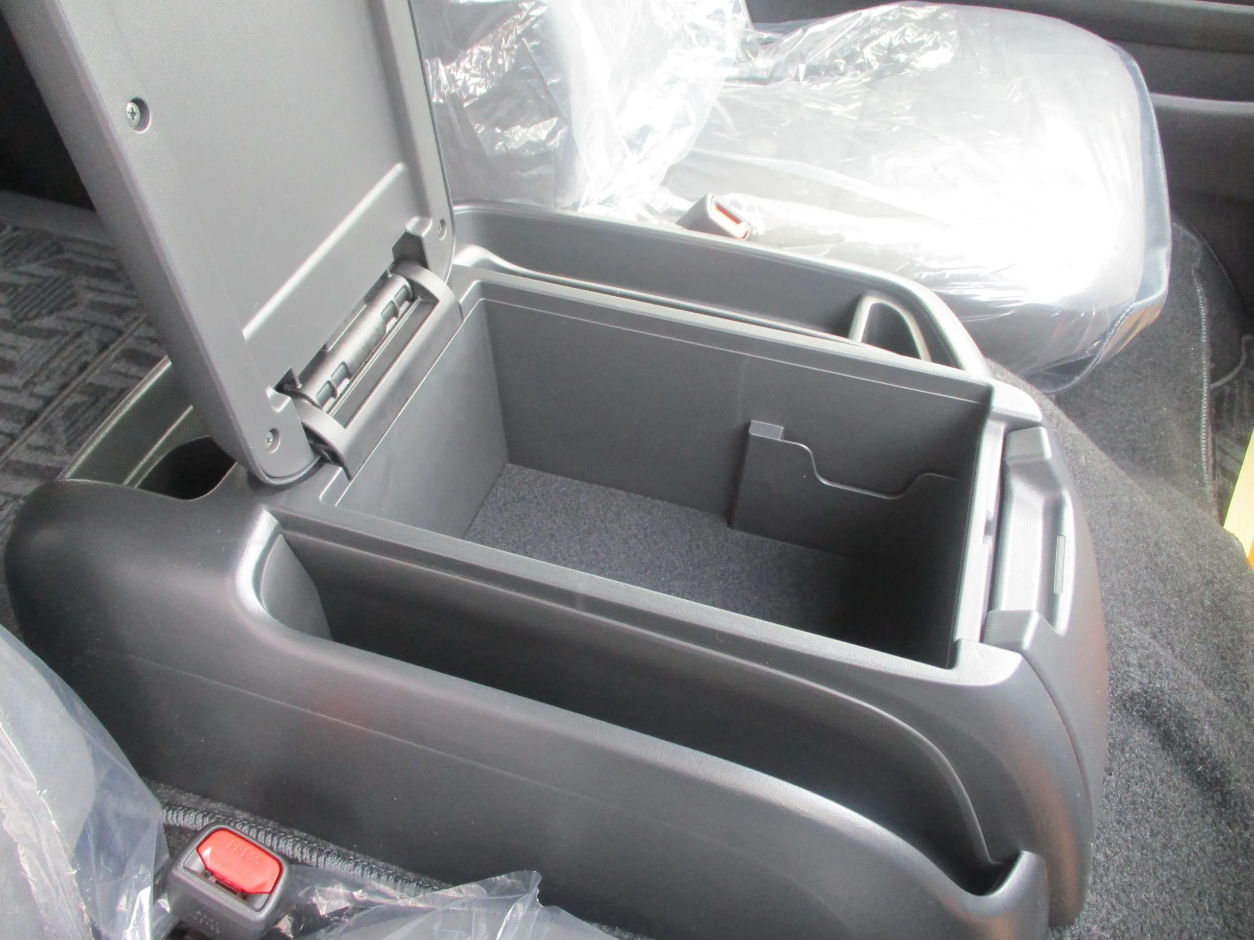 2025 Toyota Hiace 2.7 Grand Cabin 10 Seates for export from Japan
