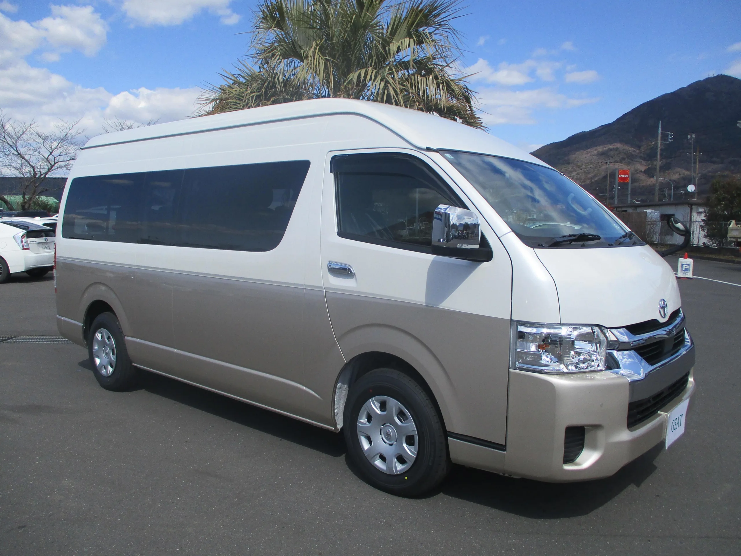 2025 Toyota Hiace 2.7 Grand Cabin 10 Seates for export from Japan