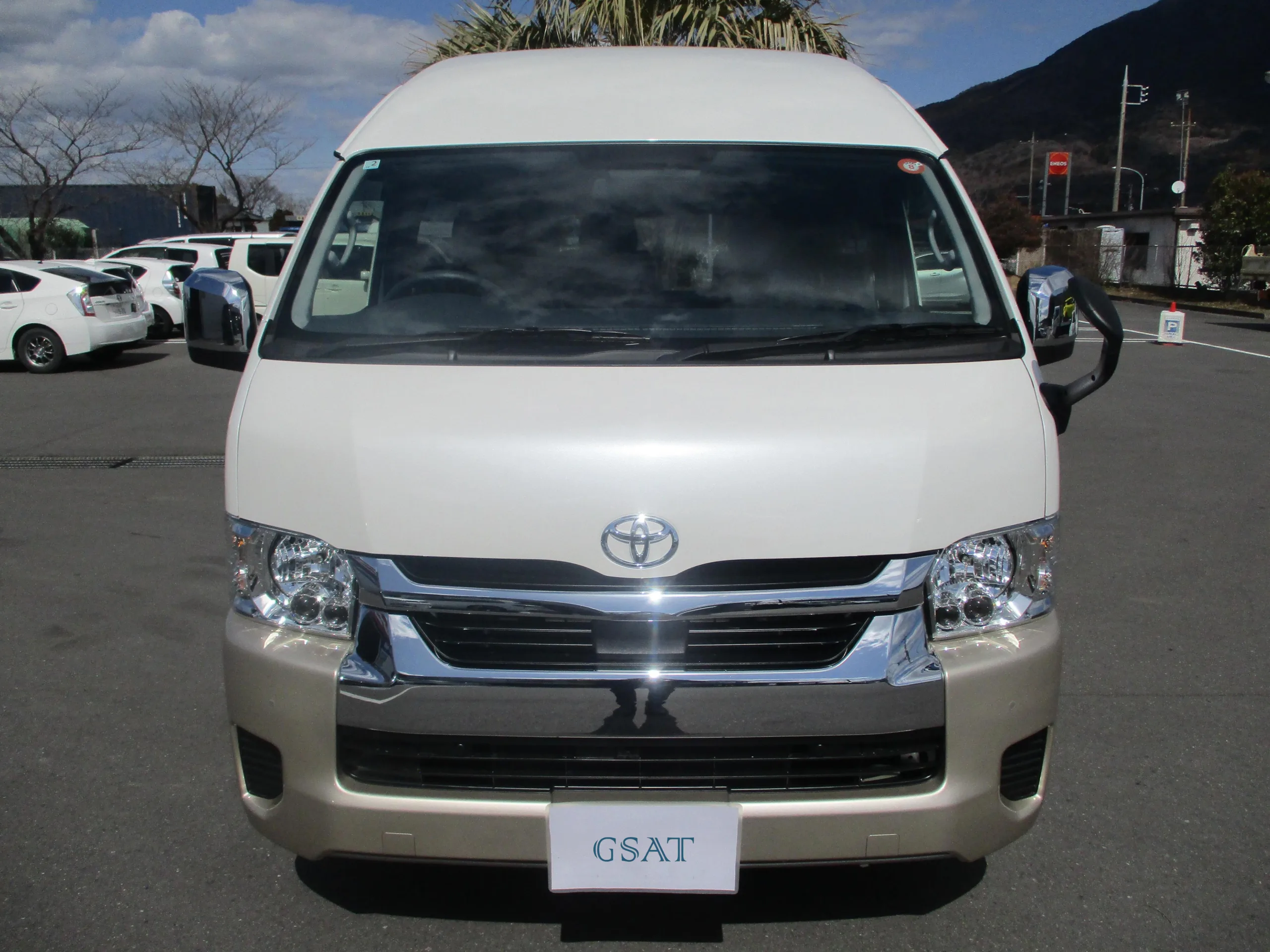 2025 Toyota Hiace 2.7 Grand Cabin 10 Seates for export from Japan