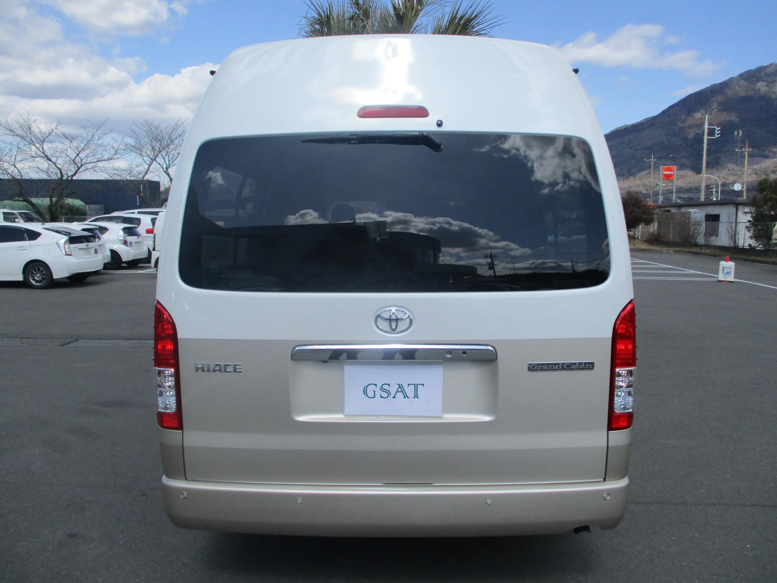 2025 Toyota Hiace 2.7 Grand Cabin 10 Seates for export from Japan