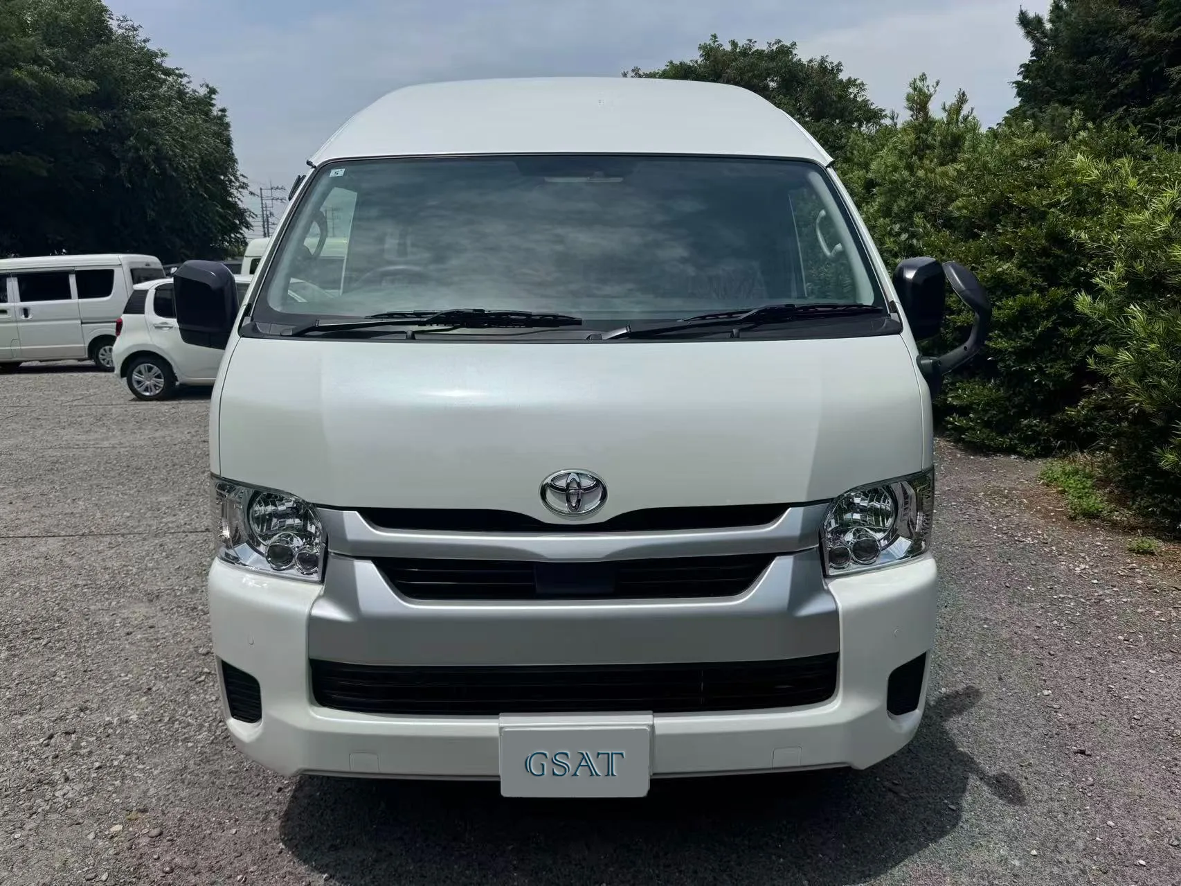 2025 Toyota Hiace Commuter – 2.8 GL Diesel Turbo for export from Japan
