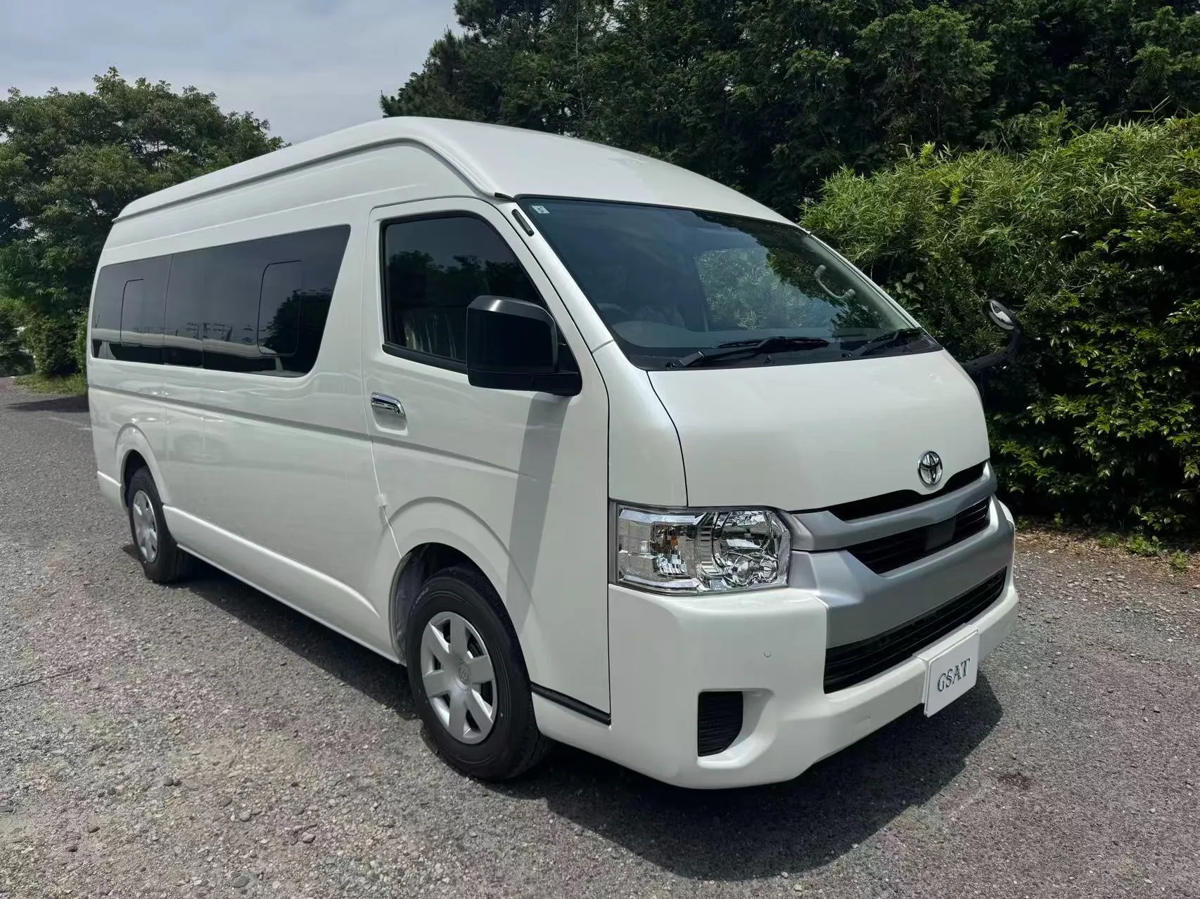 2025 Toyota Hiace Commuter – 2.8 GL Diesel Turbo for export from Japan