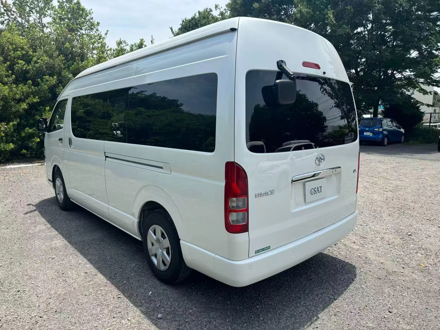 2025 Toyota Hiace Commuter – 2.8 GL Diesel Turbo for export from Japan