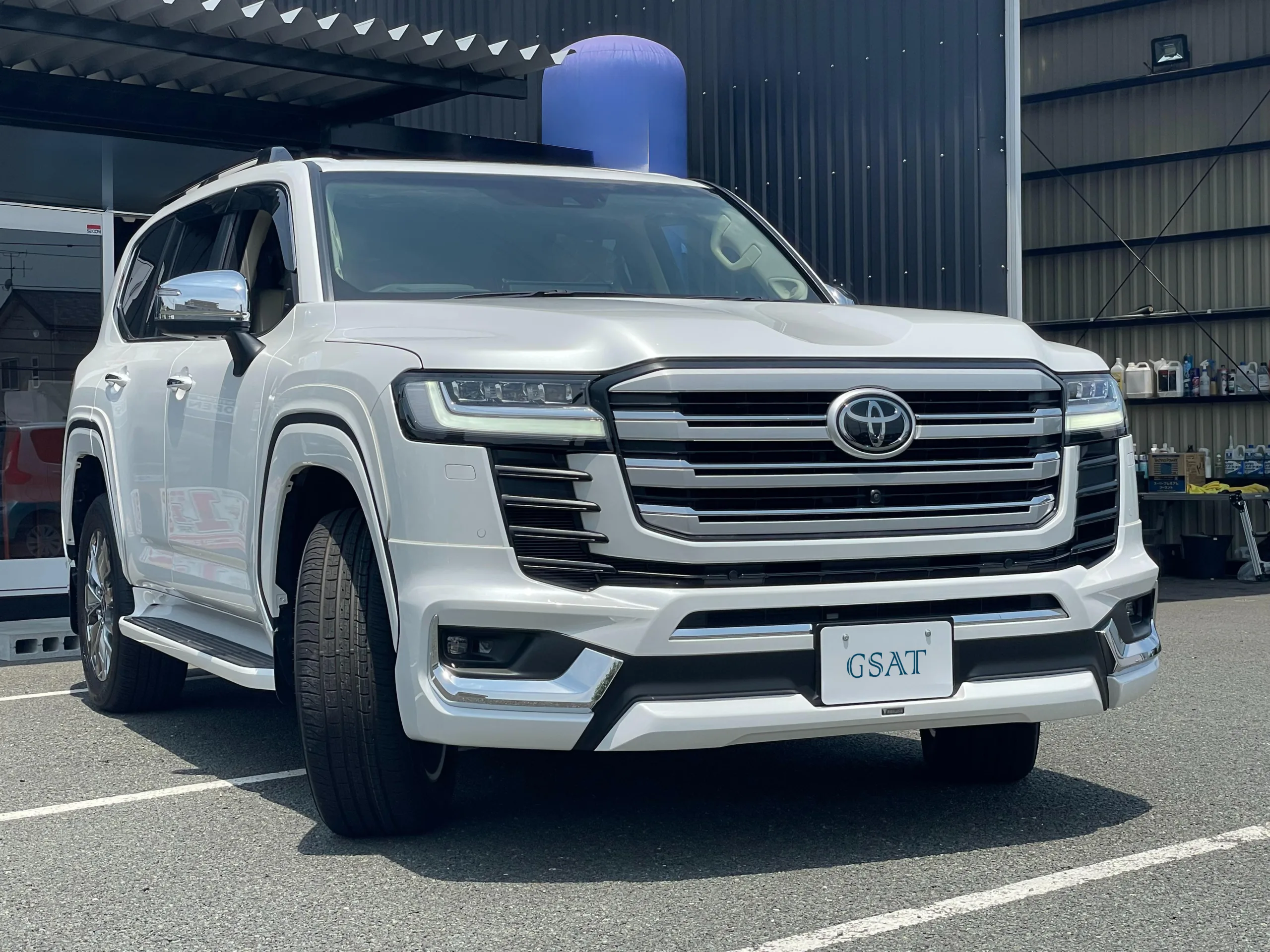 2025 Toyota Land Cruiser 300 ZX 4WD – Luxury Flagship