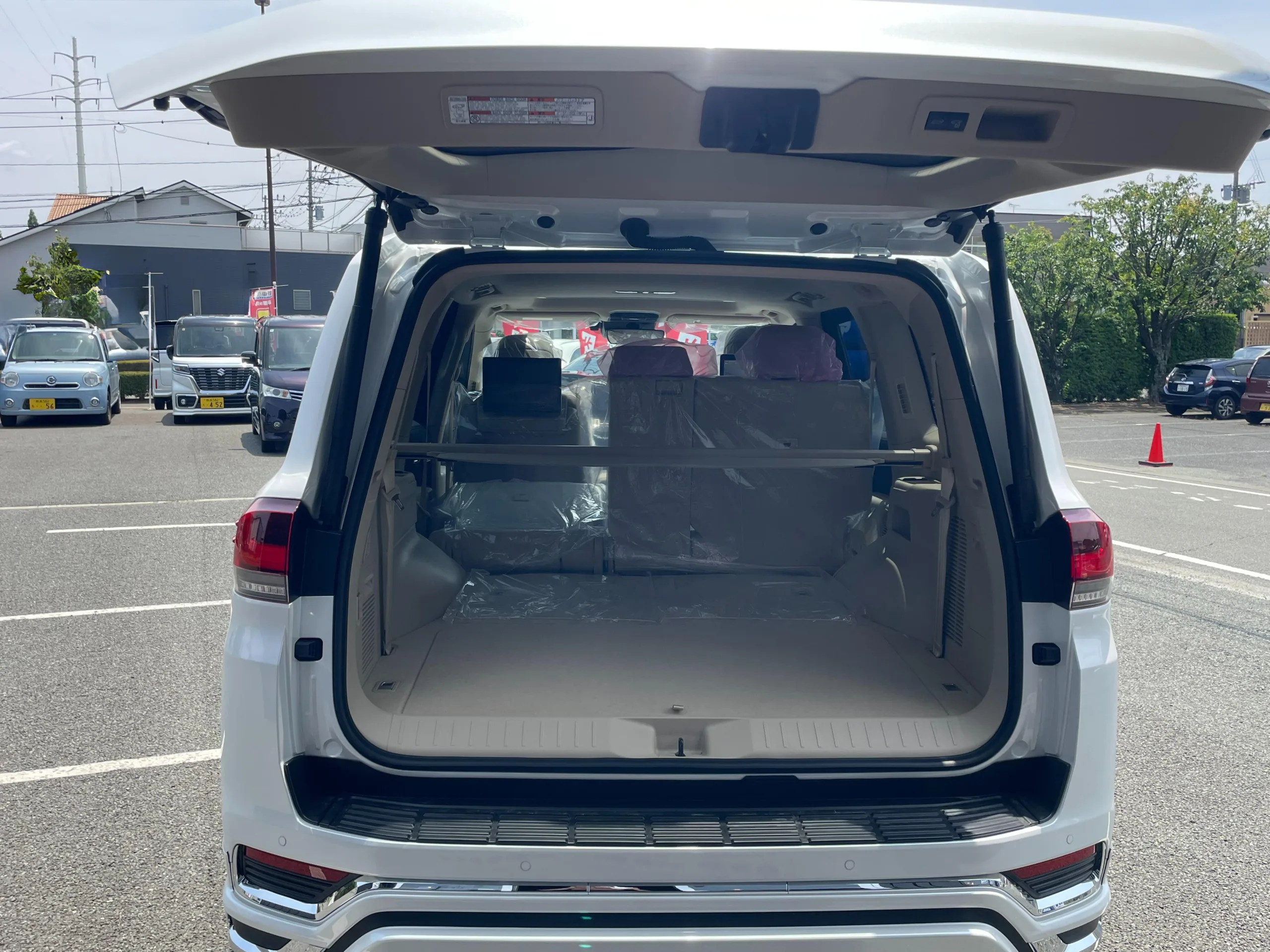 2025 Toyota Land Cruiser 300 ZX 4WD – Luxury Flagship