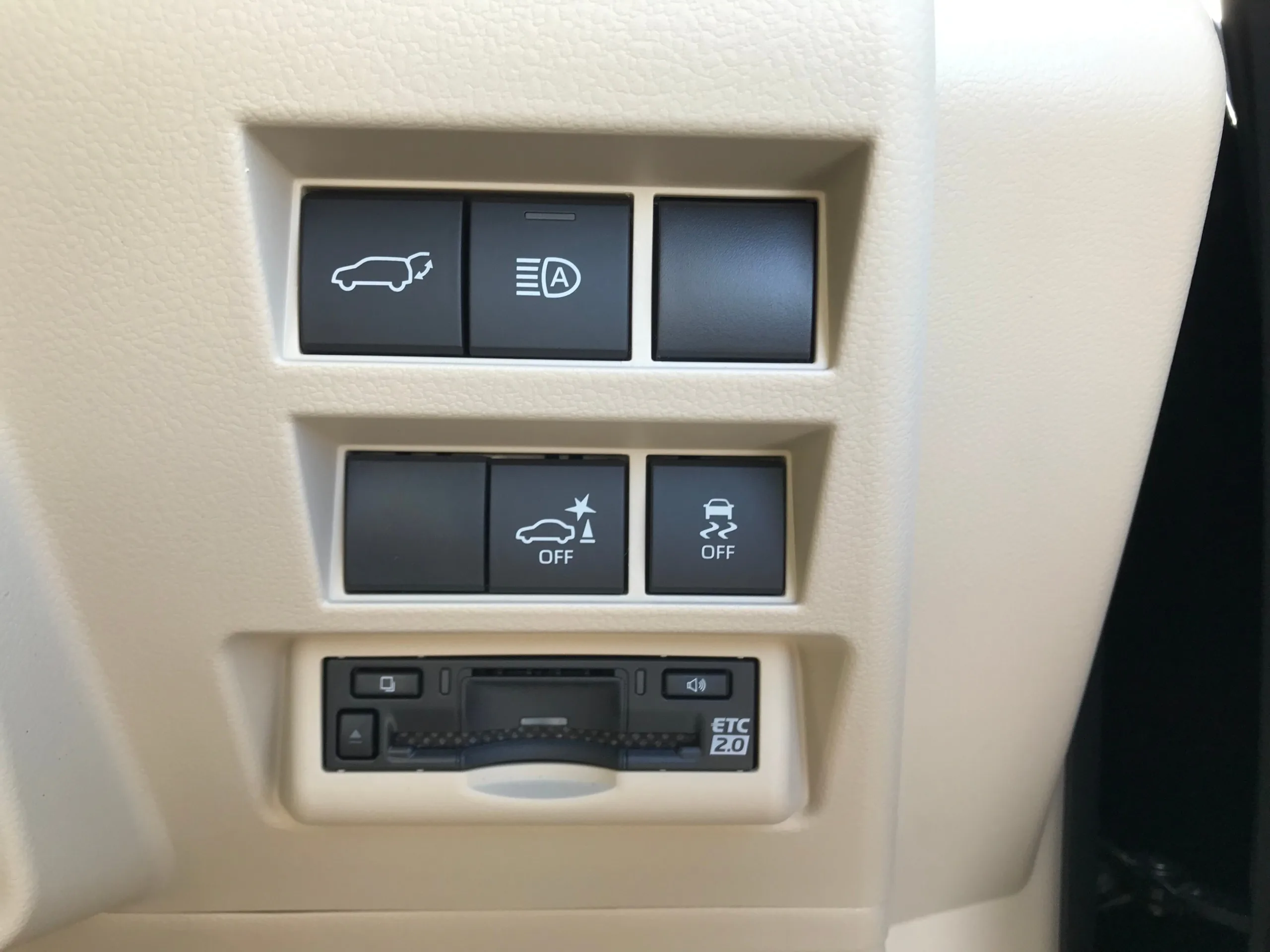 2025 Toyota Land Cruiser 300 ZX – BLACK