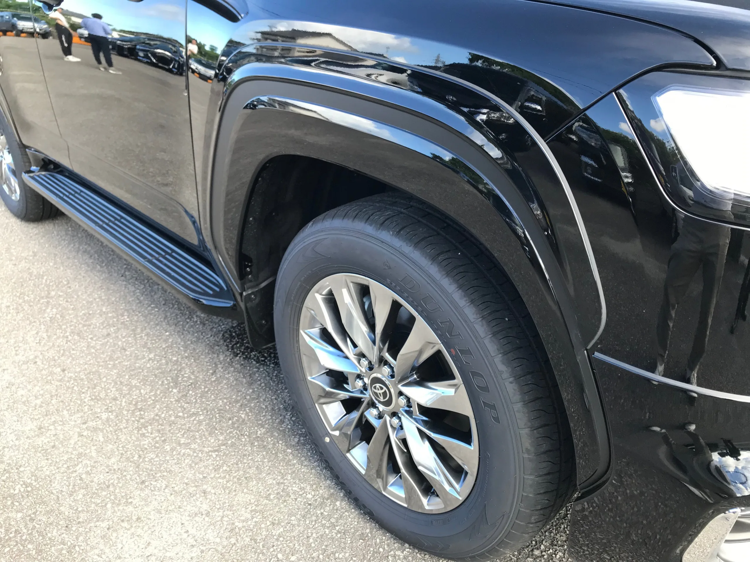 2025 Toyota Land Cruiser 300 ZX – BLACK