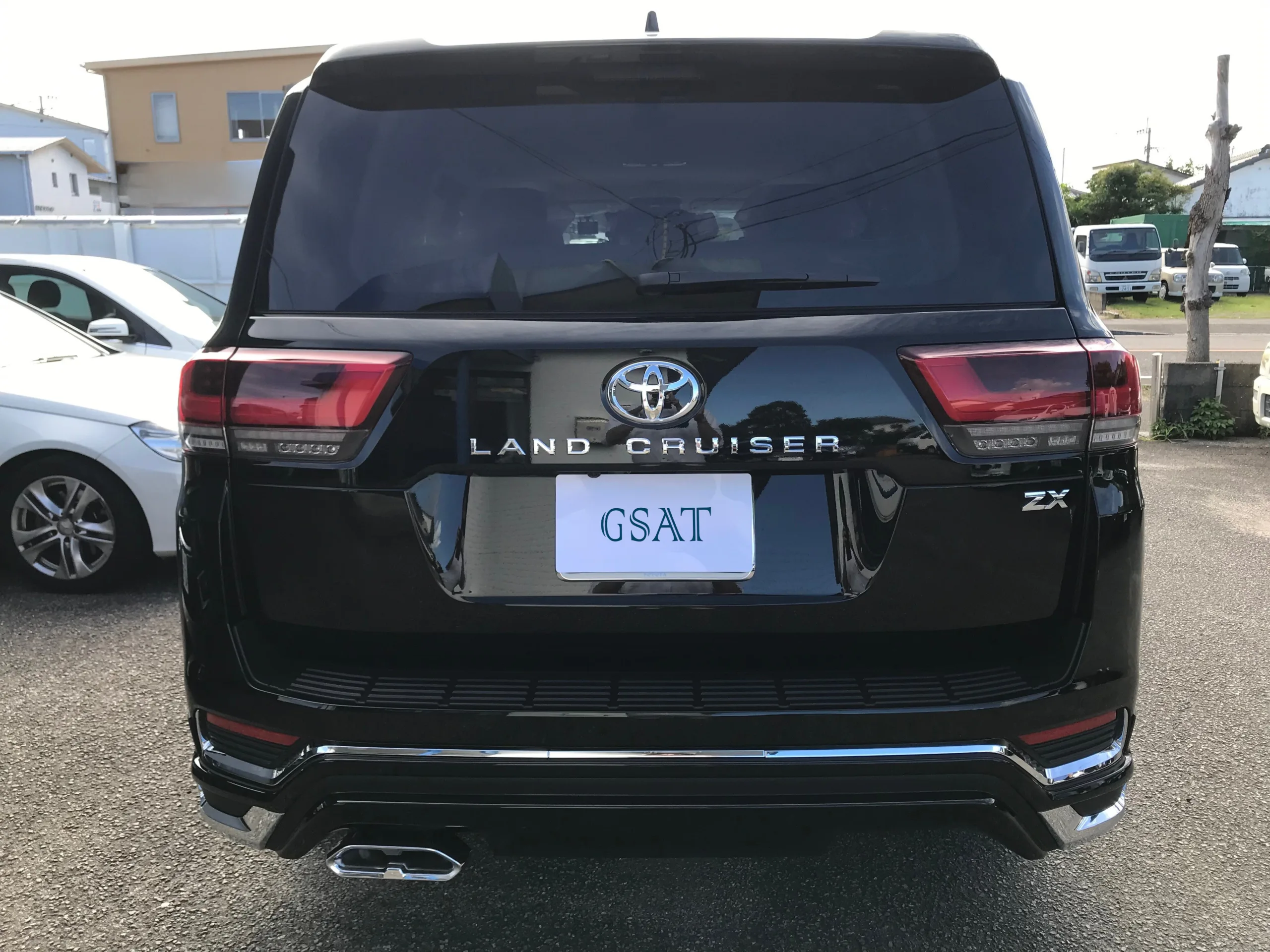 2025 Toyota Land Cruiser 300 ZX – BLACK