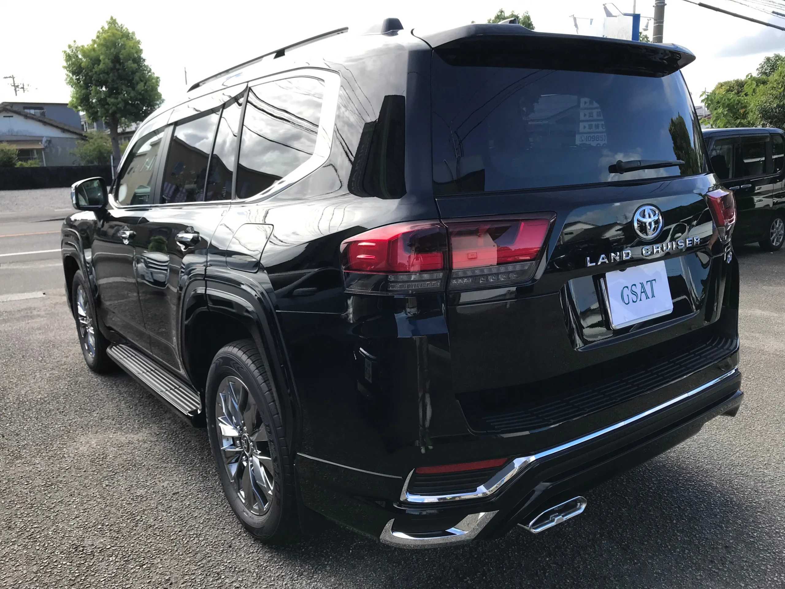 2025 Toyota Land Cruiser 300 ZX – BLACK