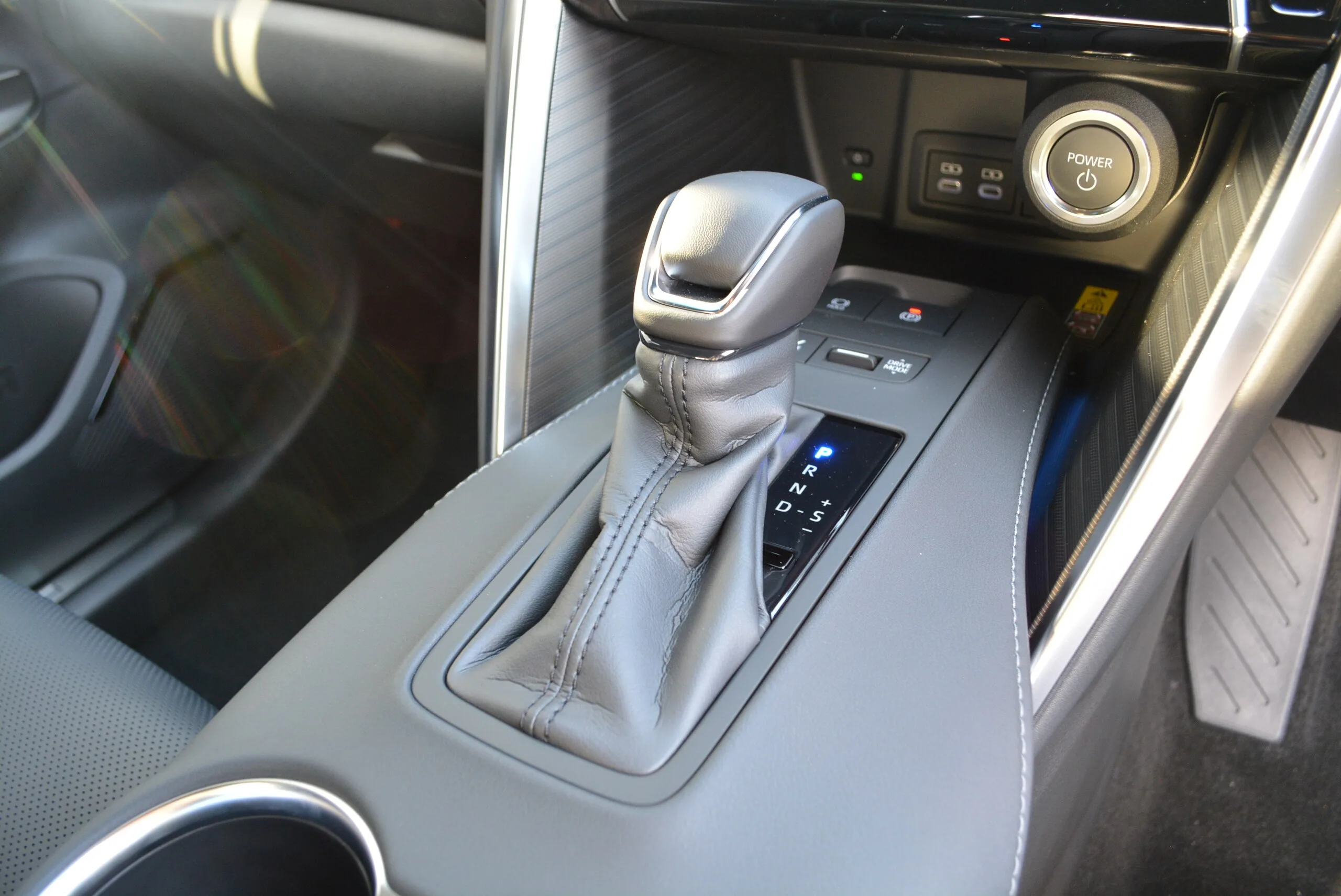 2026 Toyota Harrier 2.5 Hybrid Z