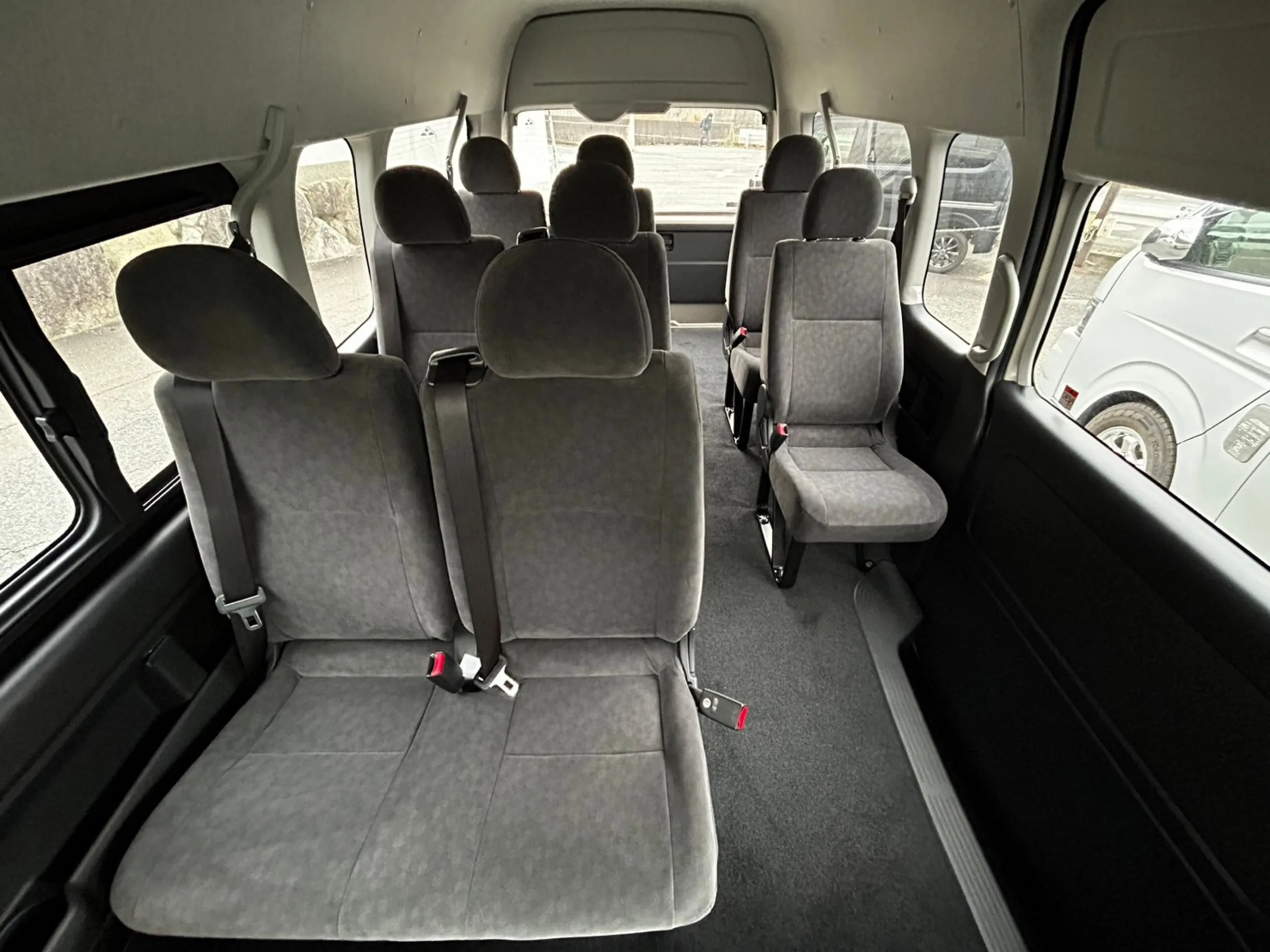 2026 Toyota Hiace 2.7 Grand Cabin 10 Seater for export from Japan