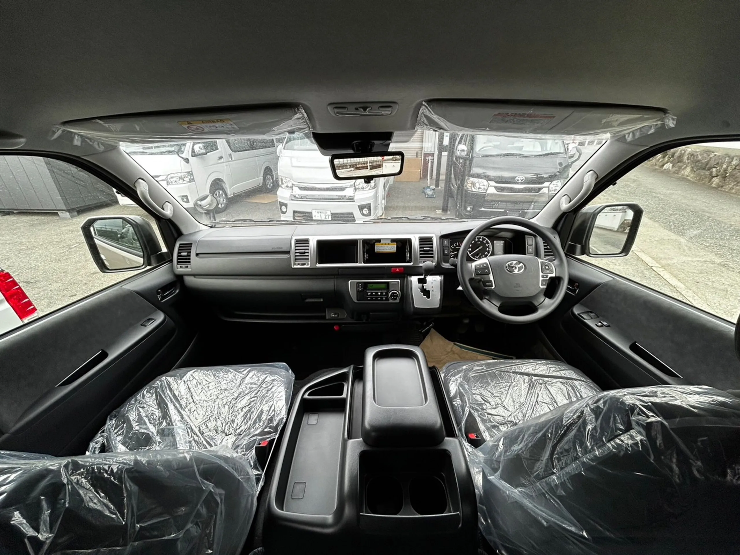 2026 Toyota Hiace 2.7 Grand Cabin 10 Seater for export from Japan