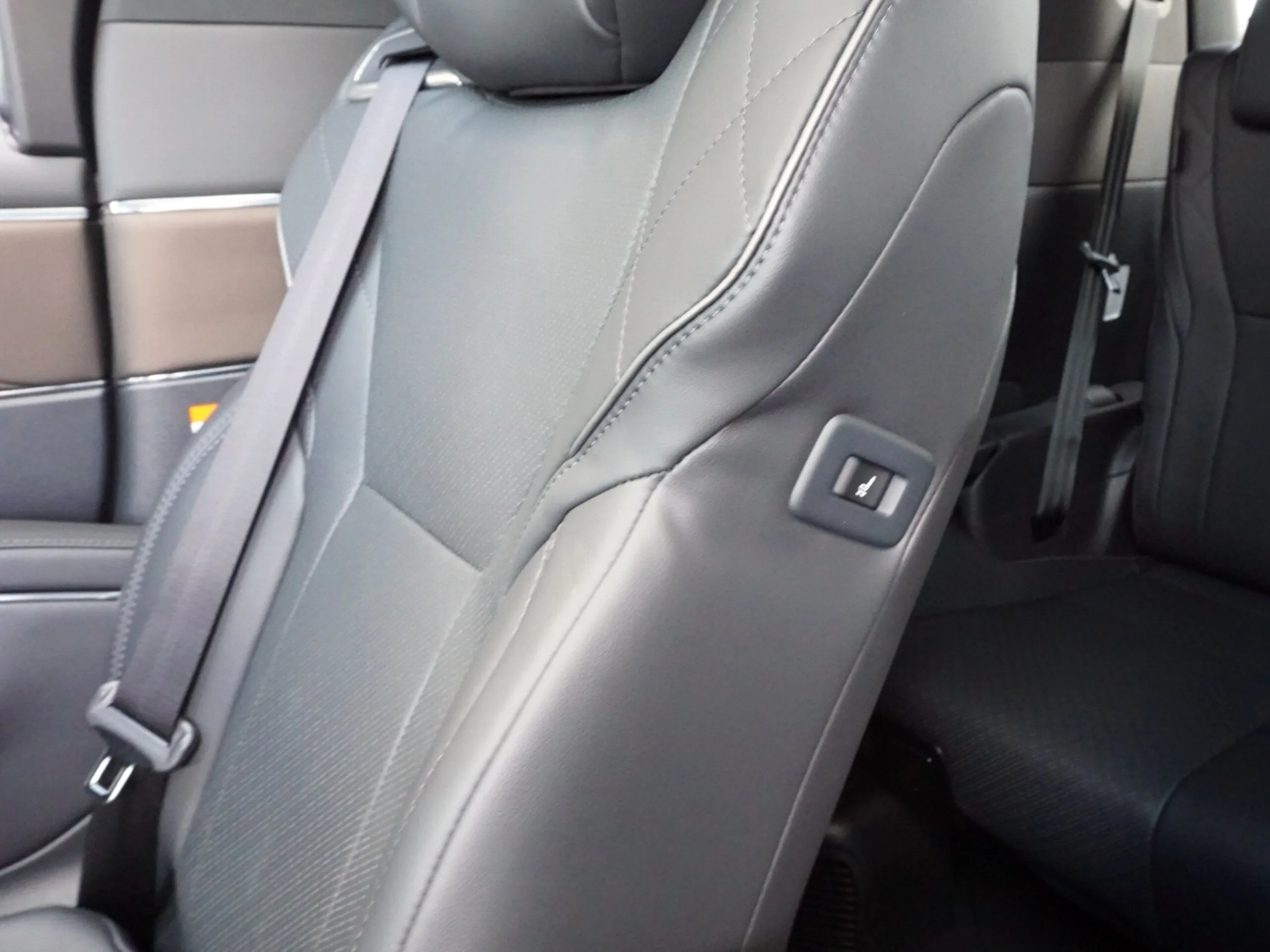 2026 Toyota Velfire Hybrid 2.5 Executive Lounge E-Four 4WD for export from Japan