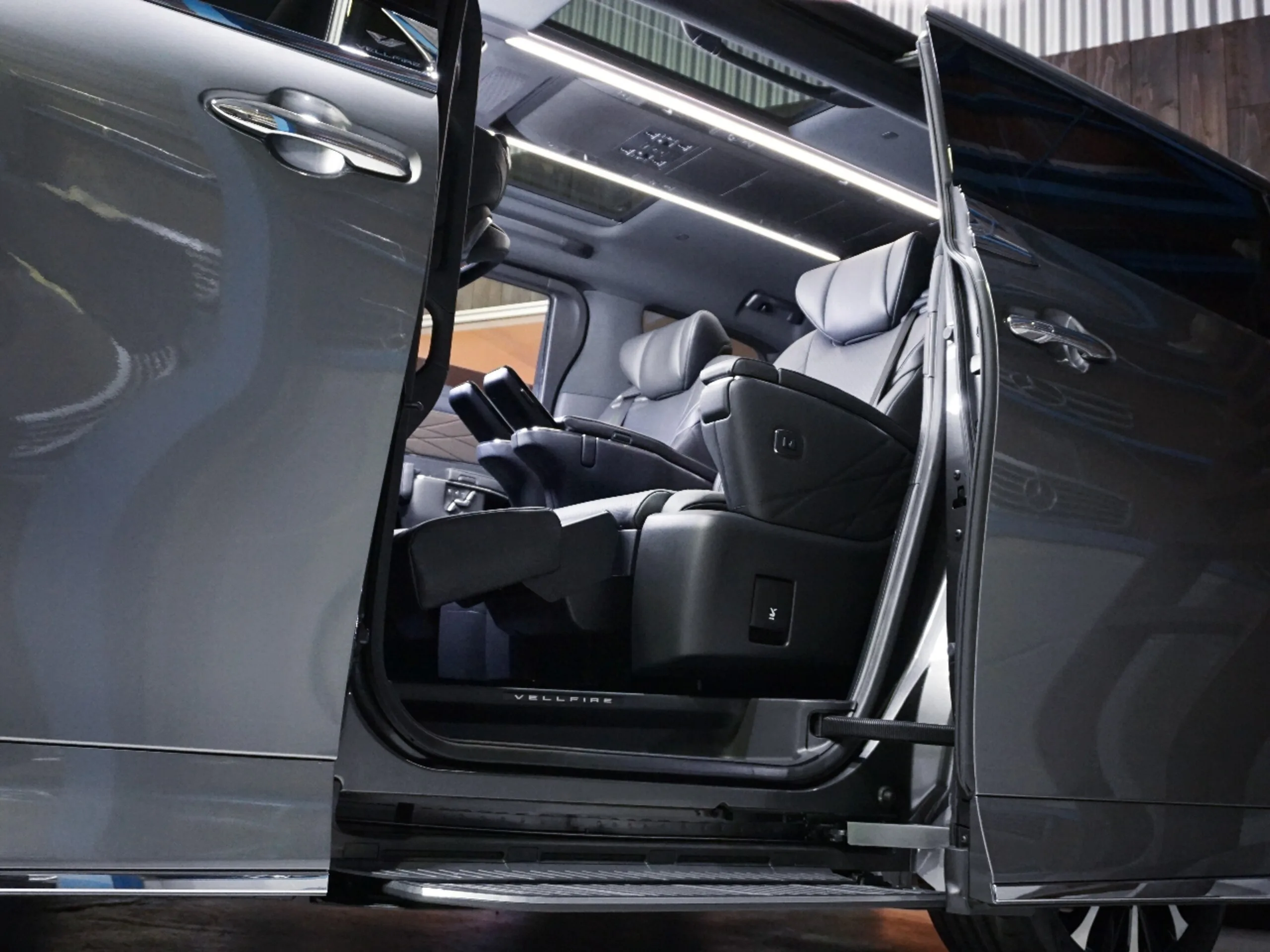 2026 Toyota Velfire Hybrid 2.5 Executive Lounge E-Four 4WD for export from Japan