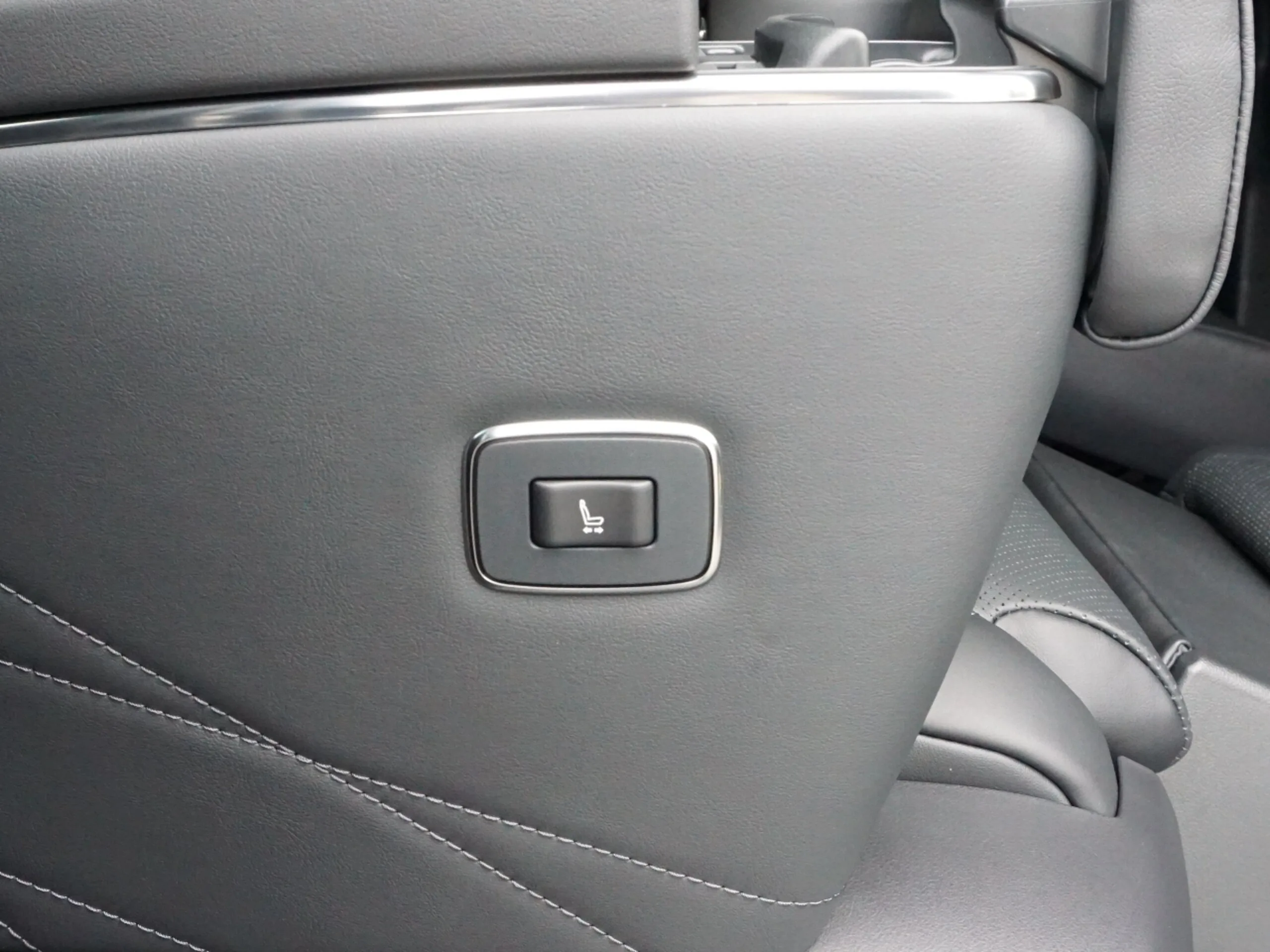 2026 Toyota Velfire Hybrid 2.5 Executive Lounge E-Four 4WD for export from Japan