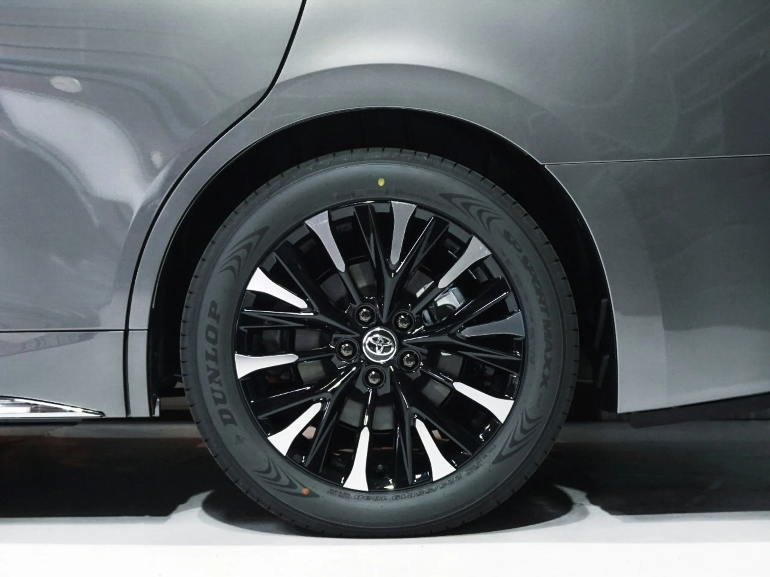 2026 Toyota Velfire Hybrid 2.5 Executive Lounge E-Four 4WD for export from Japan