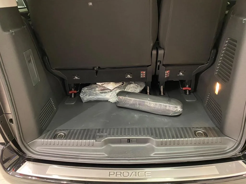 2025 Toyota Proace Verso 9-Seater Electric MPV for export from Japan