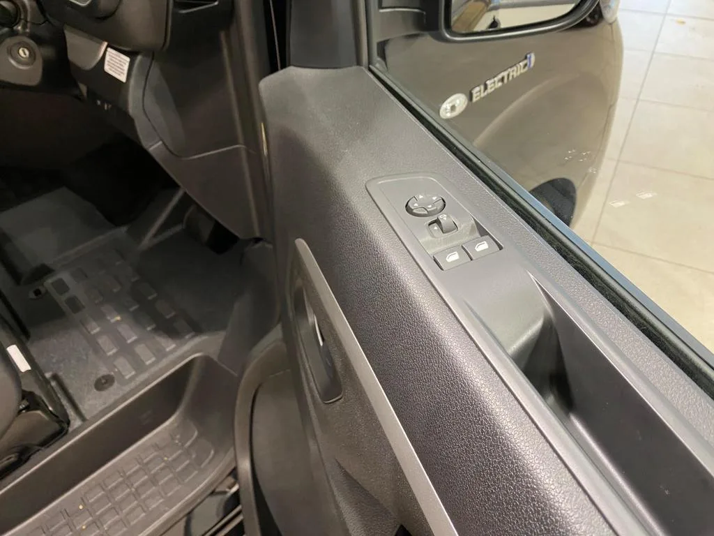 2025 Toyota Proace Verso 9-Seater Electric MPV for export from Japan