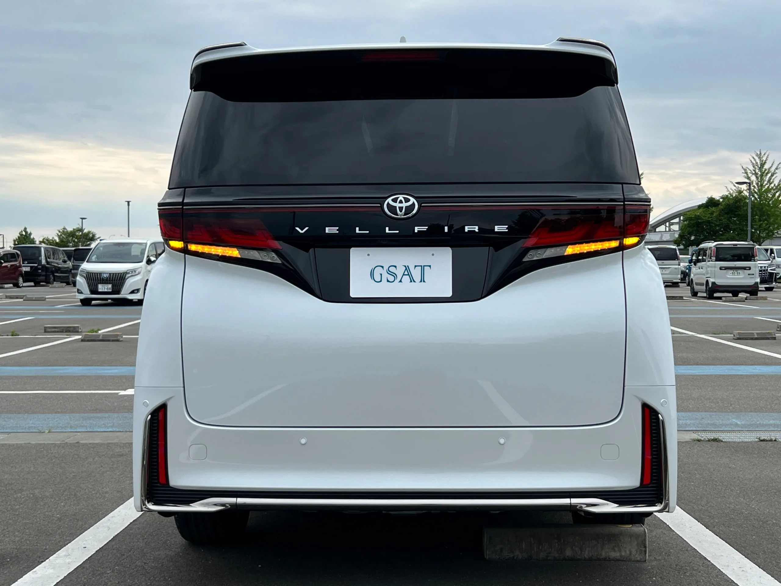 2025 Toyota VELLFIRE 2.4 Z Premier MPV for export from Japan