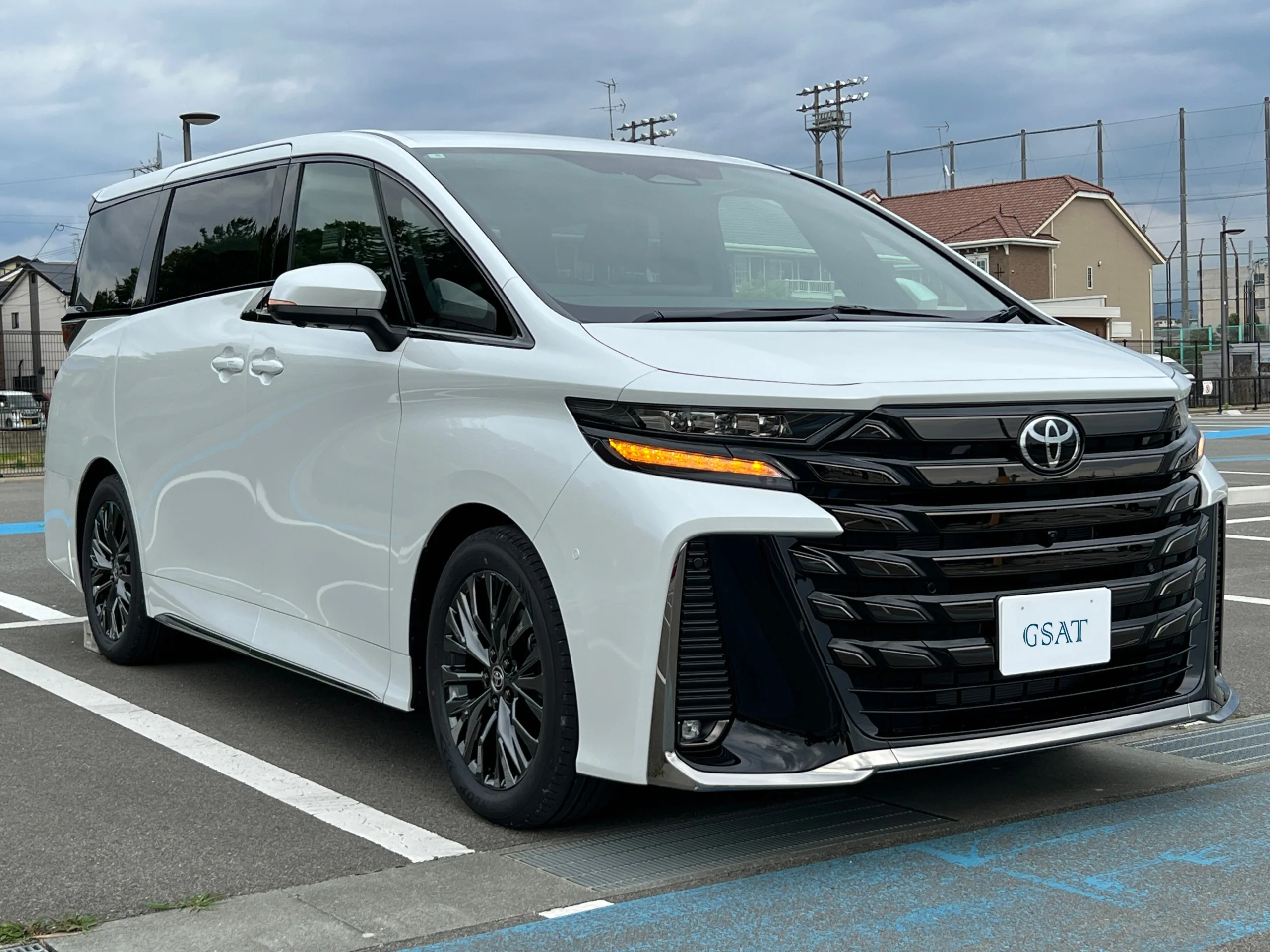 2025 Toyota VELLFIRE 2.4 Z Premier MPV for export from Japan