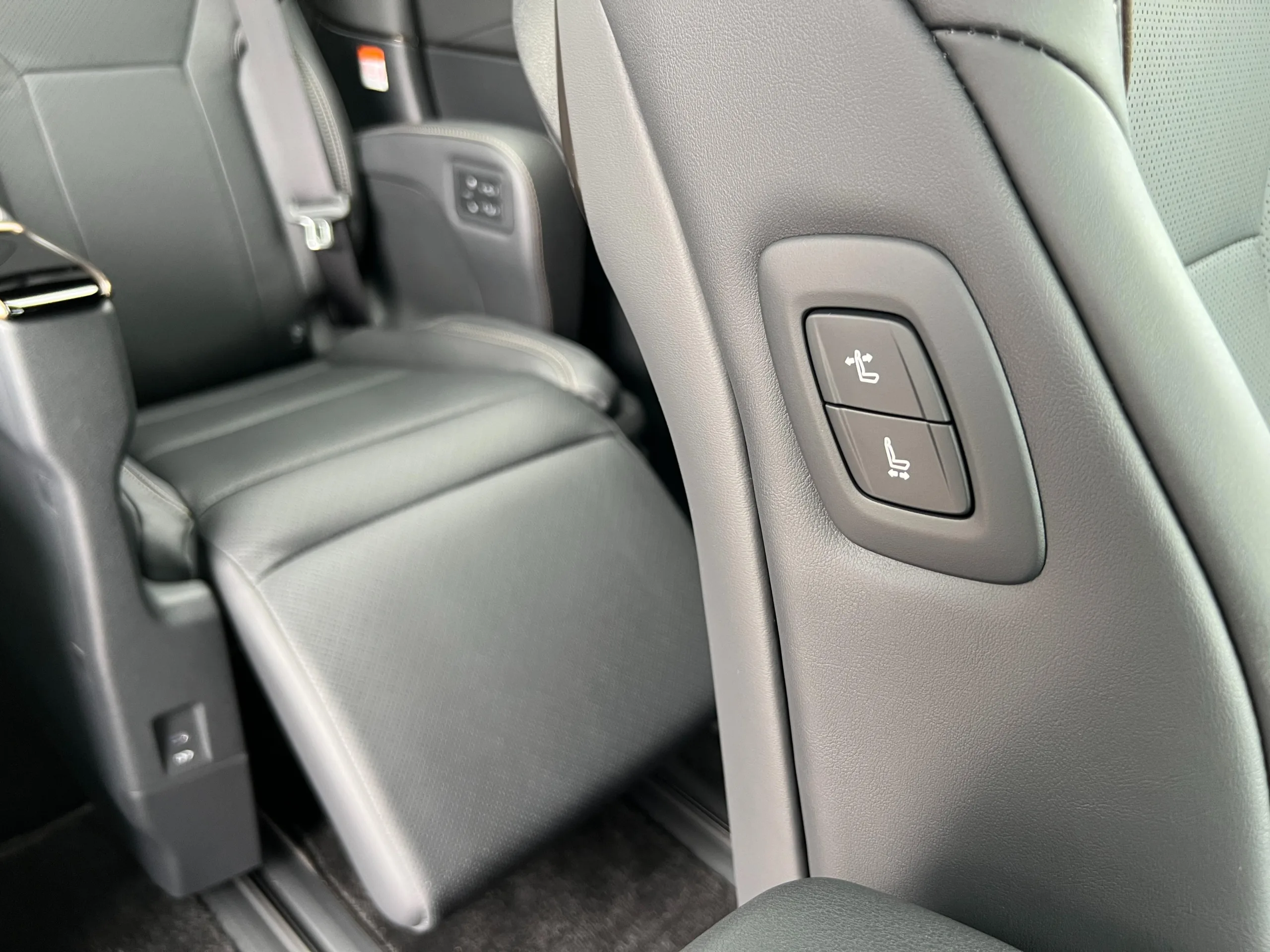 2025 Toyota VELLFIRE 2.4 Z Premier MPV for export from Japan