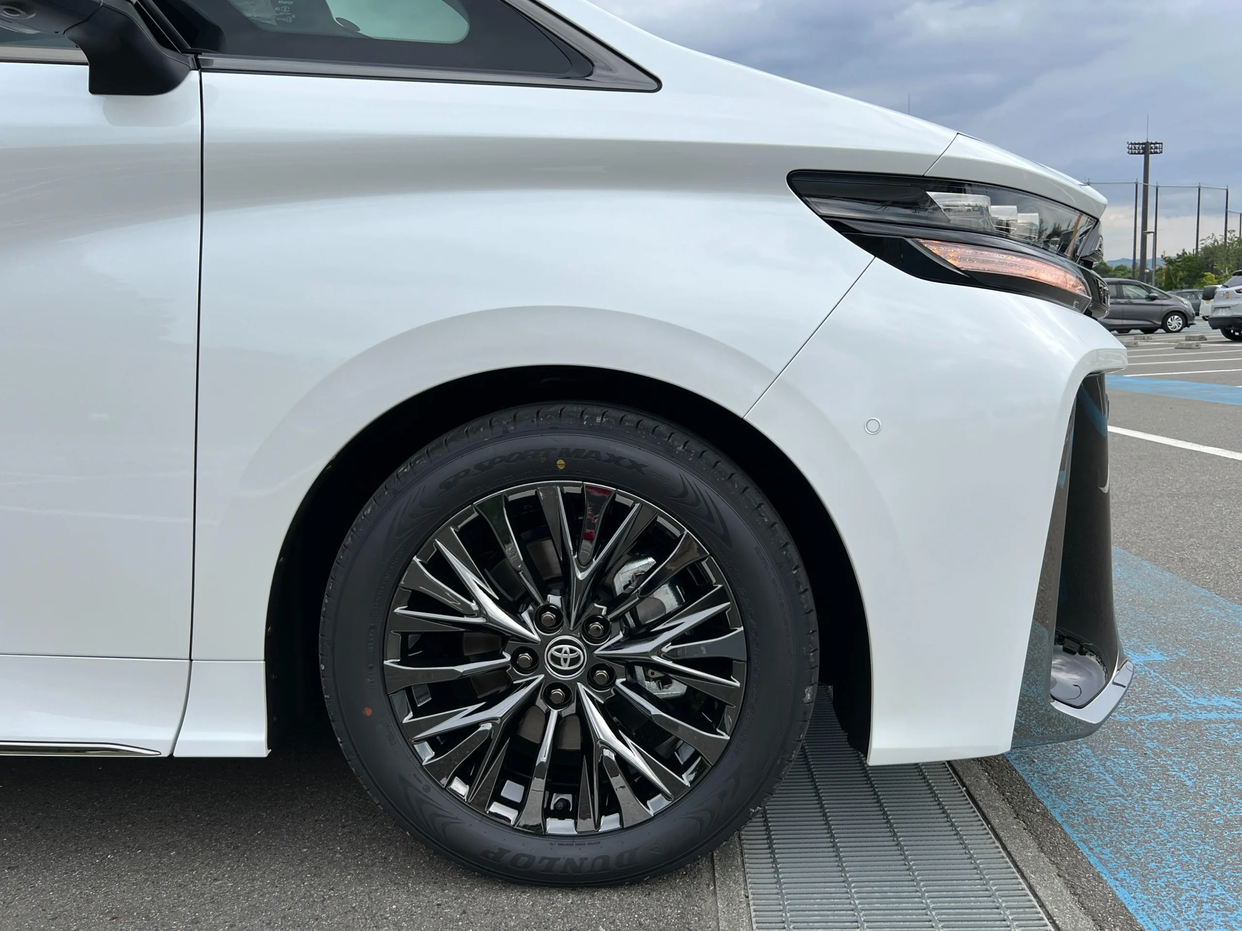 2025 Toyota VELLFIRE 2.4 Z Premier MPV for export from Japan