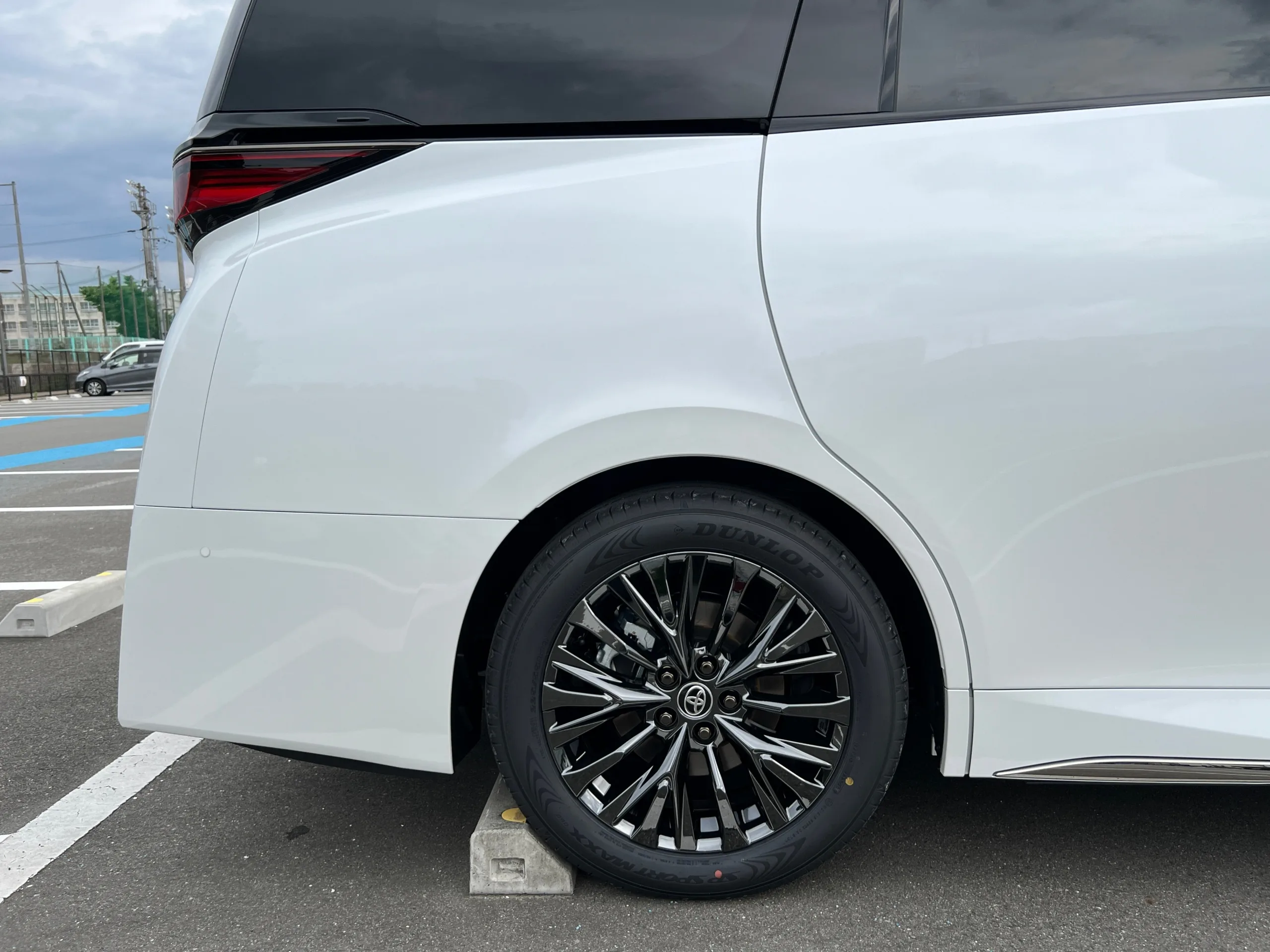 2025 Toyota VELLFIRE 2.4 Z Premier MPV for export from Japan