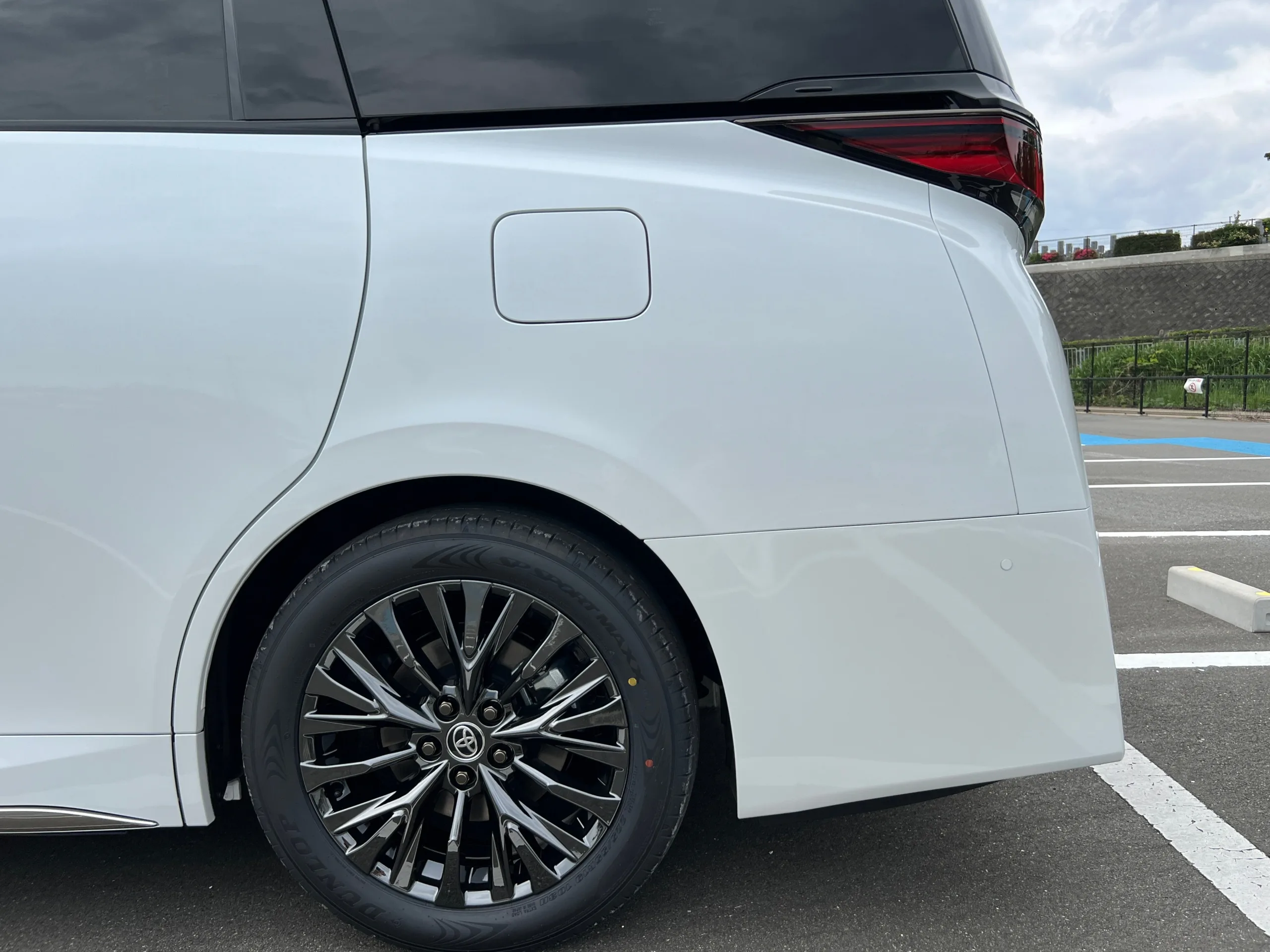 2025 Toyota VELLFIRE 2.4 Z Premier MPV for export from Japan