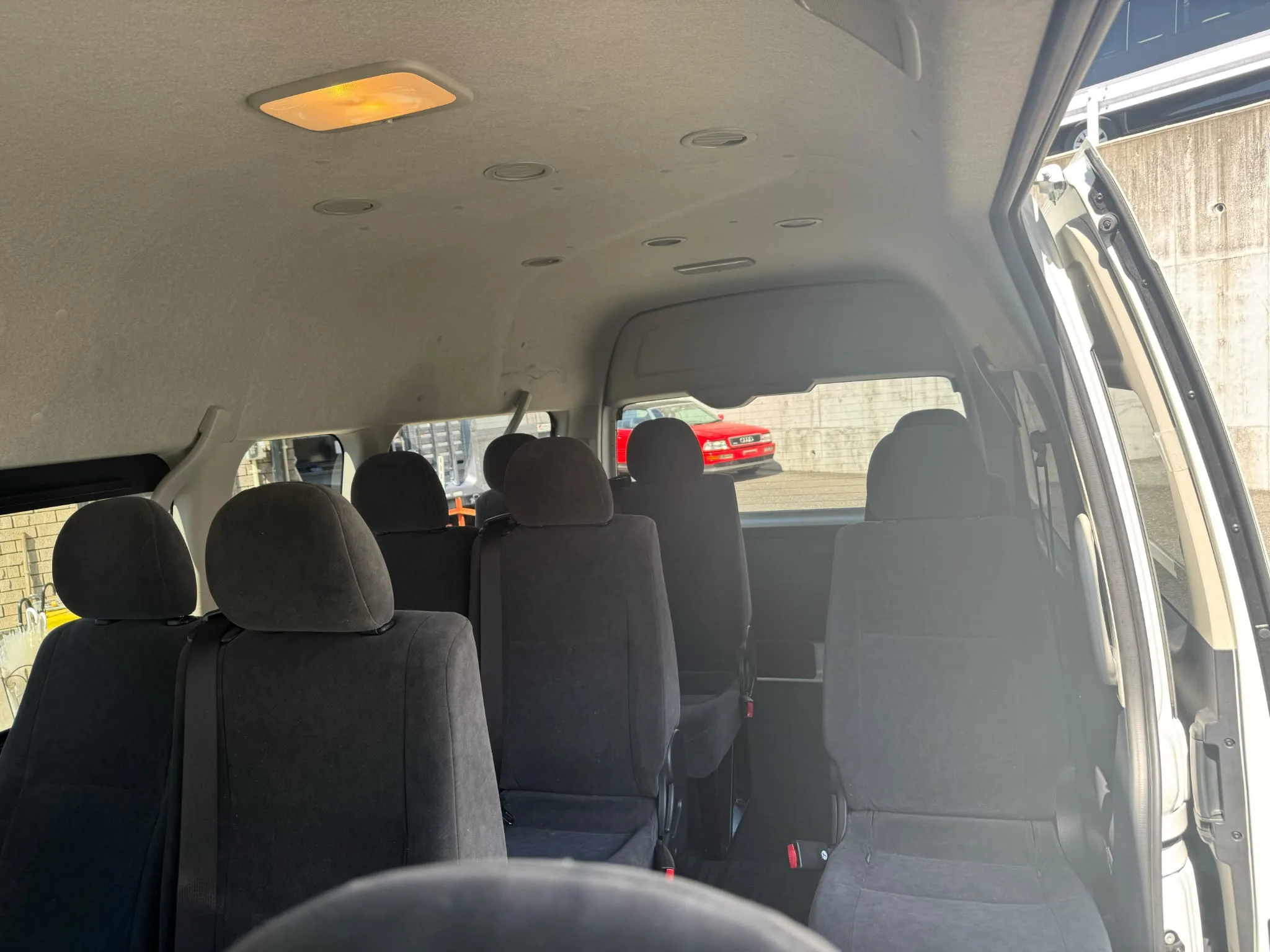 2025 Toyota Hiace Grand Cabin – 10 Seater (14 Seater Convertible) for export from Japan