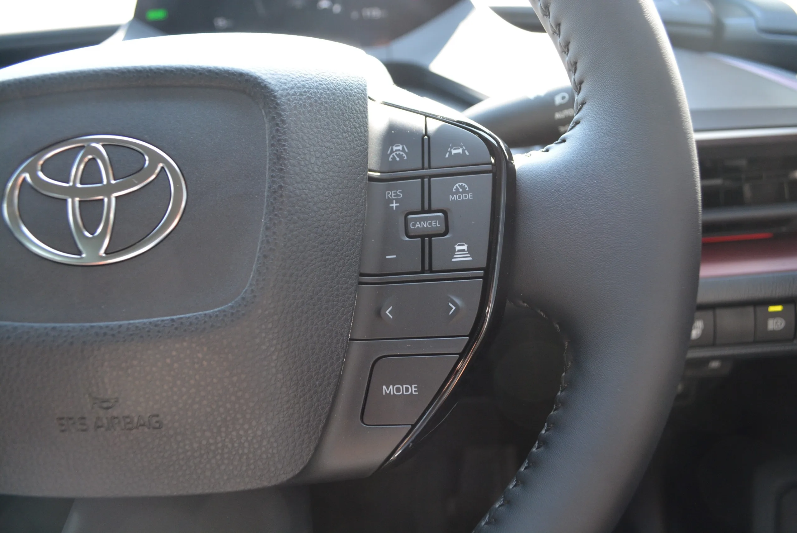 2025 TOYOTA PRIUS 2.0 Z ZEUS Aero Package