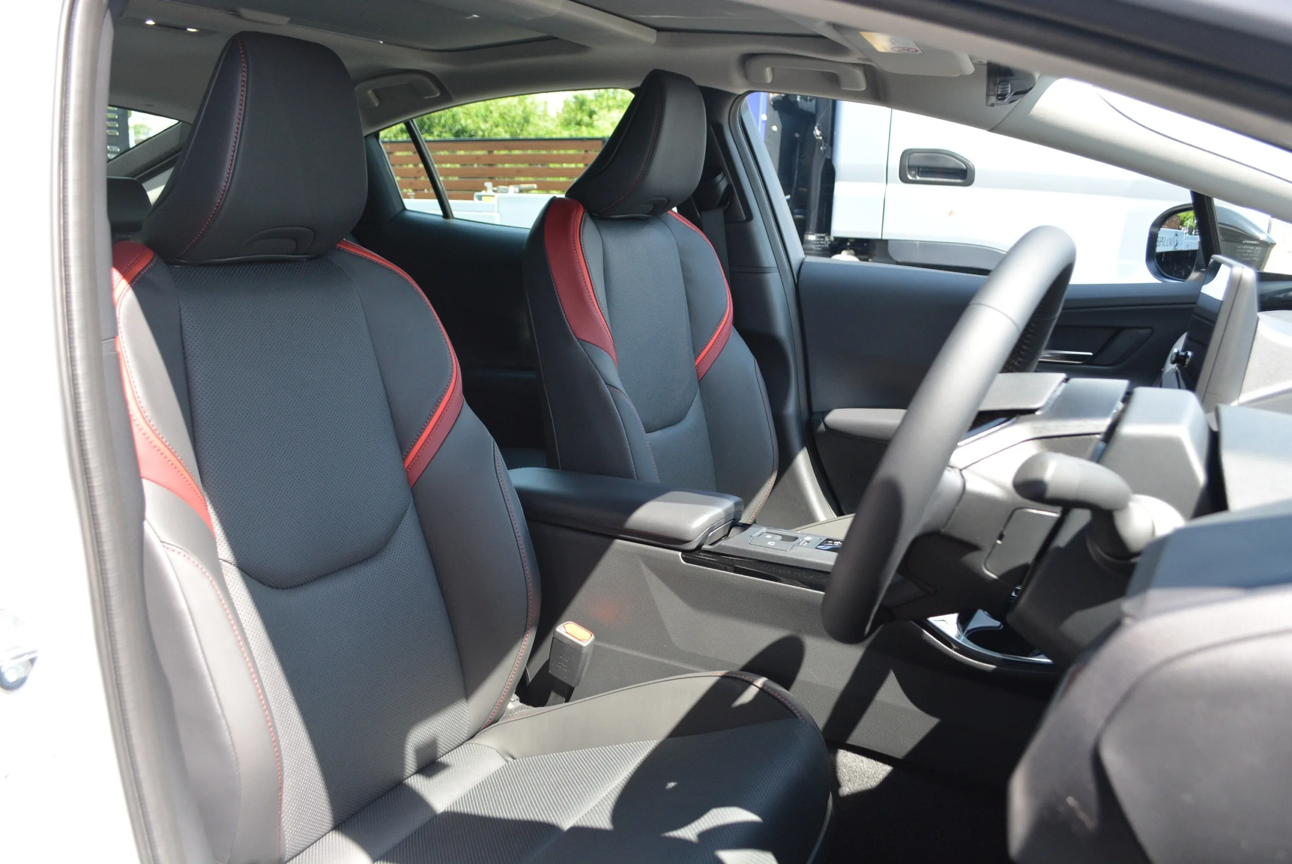 2025 TOYOTA PRIUS 2.0 Z ZEUS Aero Package