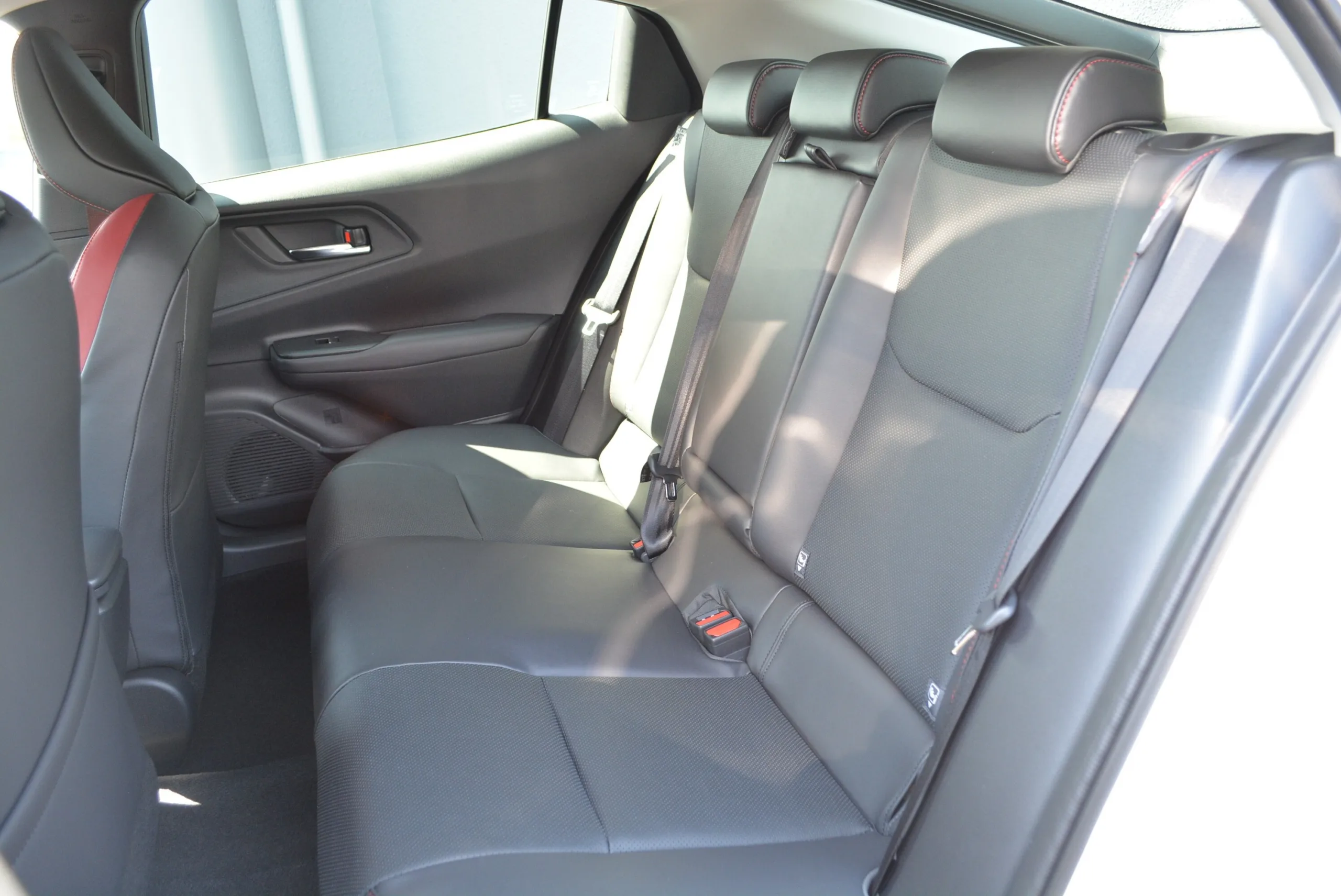 2025 TOYOTA PRIUS 2.0 Z ZEUS Aero Package