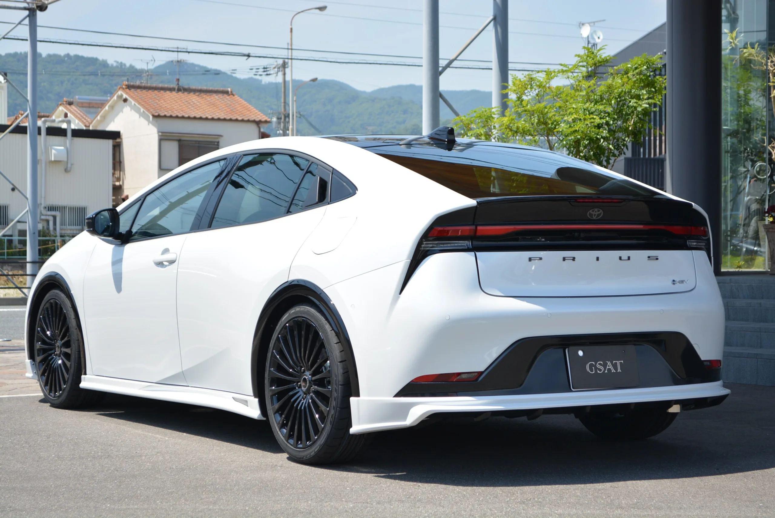 2025 TOYOTA PRIUS 2.0 Z ZEUS Aero Package