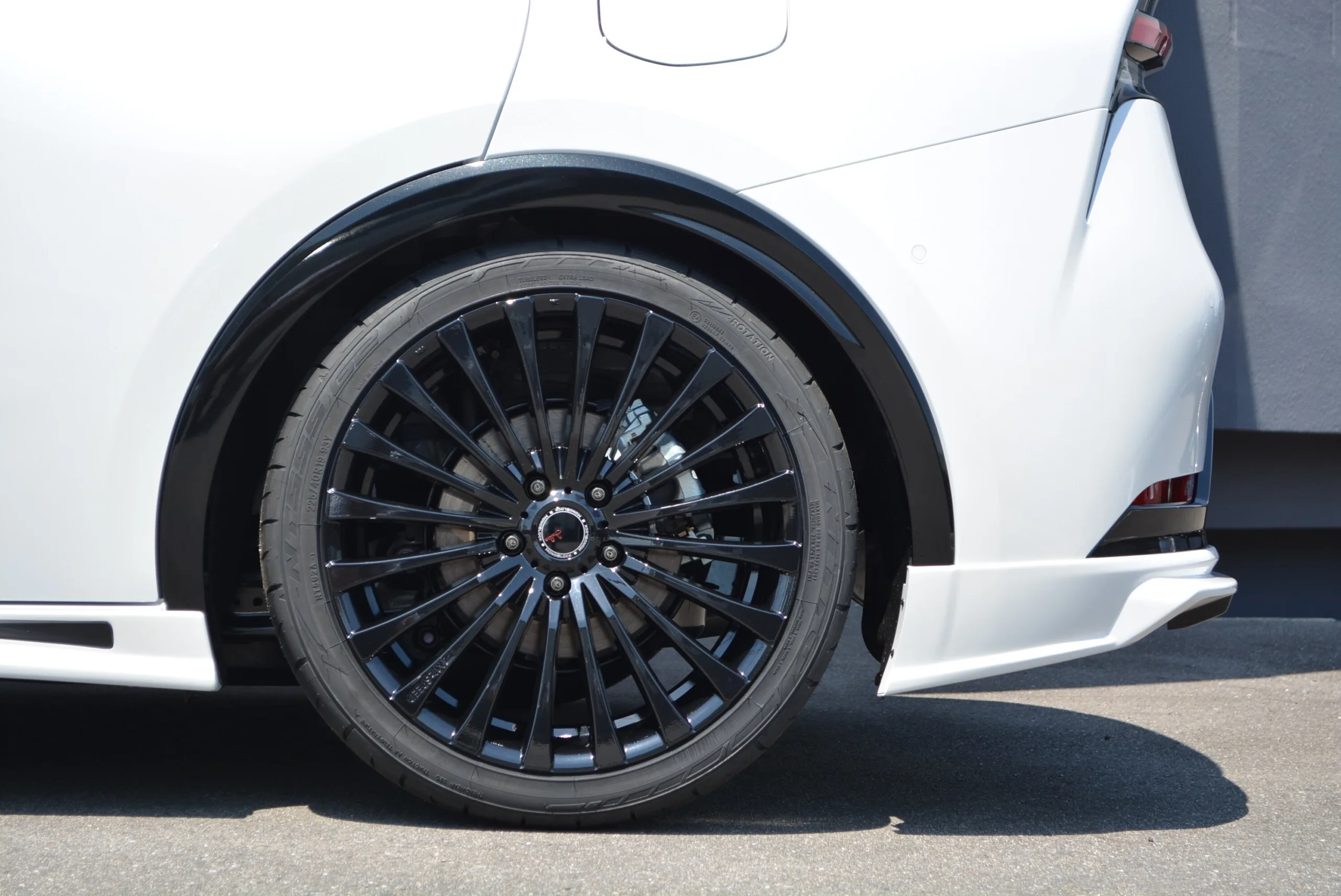2025 TOYOTA PRIUS 2.0 Z ZEUS Aero Package