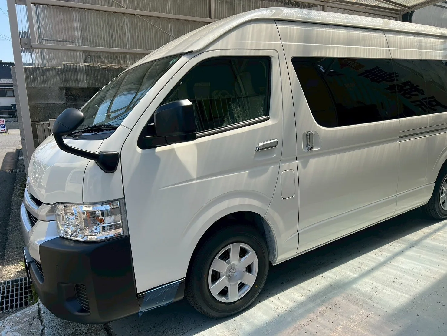 2025 Toyota Hiace Commuter 2.8 GL Diesel Turbo – 14-Seater for export from Japan