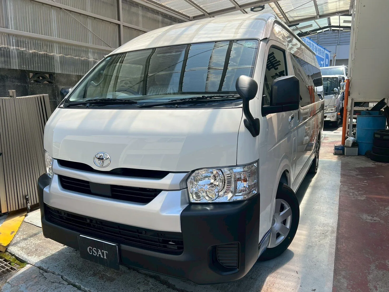 2025 Toyota Hiace Commuter 2.8 GL Diesel Turbo – 14-Seater