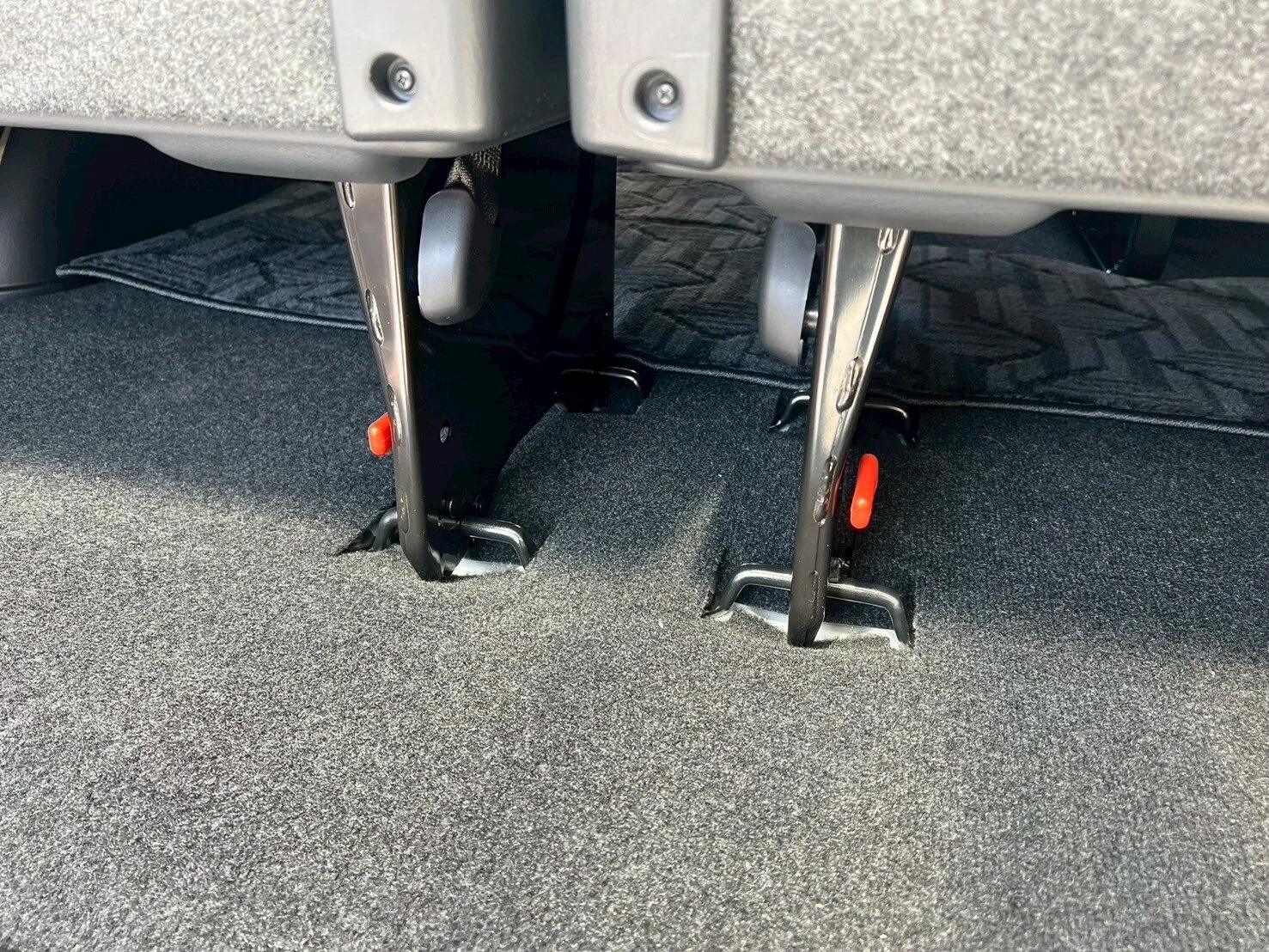 2025 Toyota Hiace Commuter 2.8 GL Diesel Turbo – 14-Seater for export from Japan