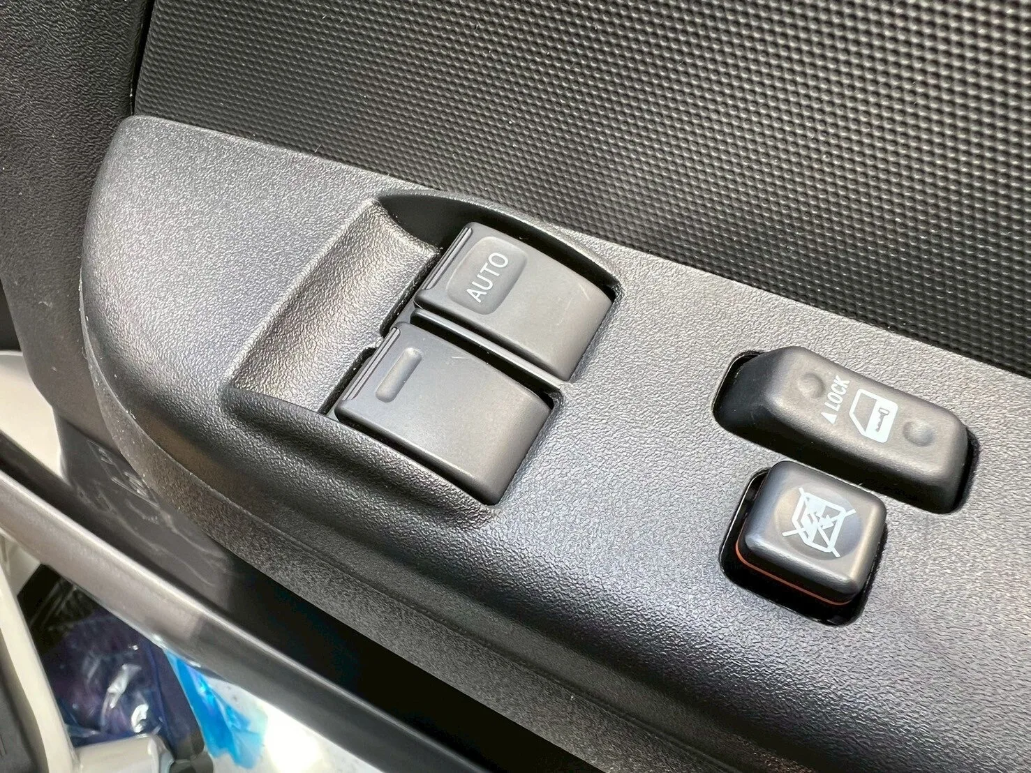 2025 Toyota Hiace Commuter 2.8 GL Diesel Turbo – 14-Seater for export from Japan